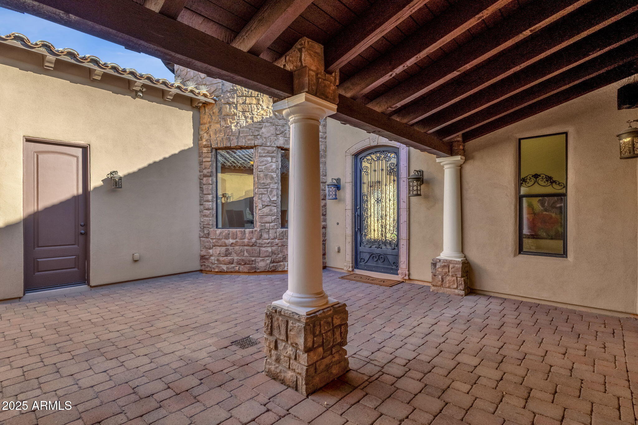 1537 W BUTTE CREEK Boulevard