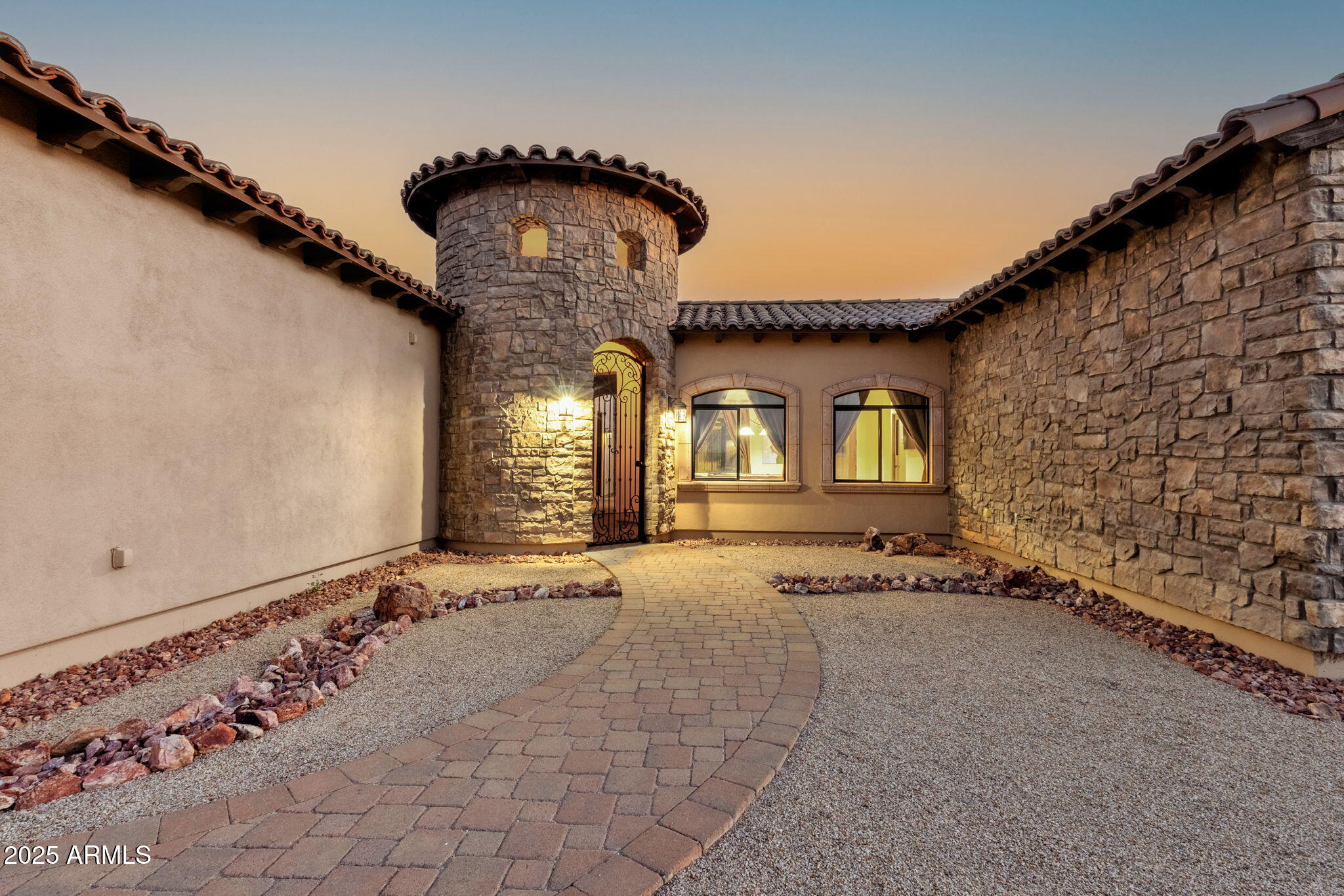 1537 W BUTTE CREEK Boulevard