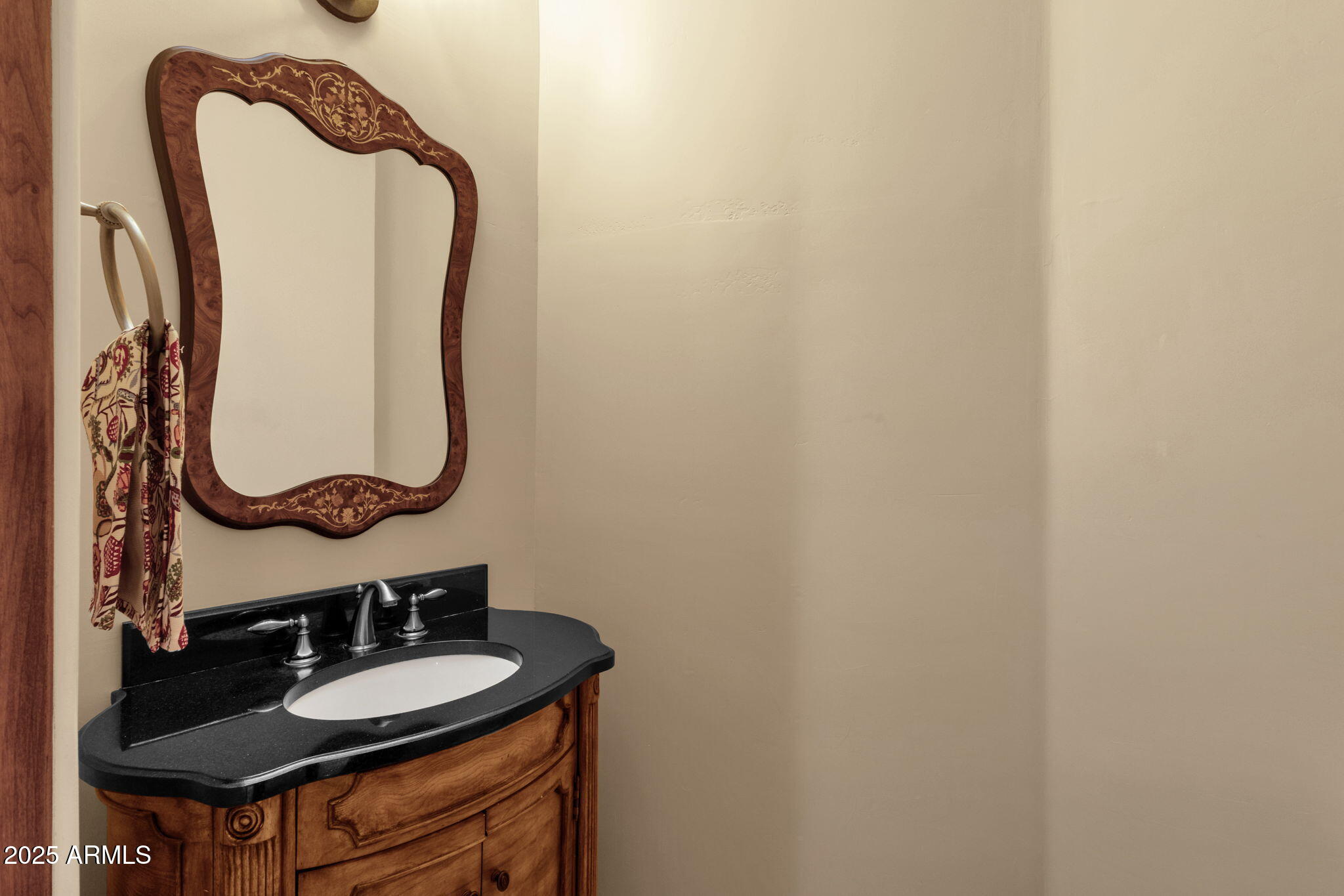 1537 W BUTTE CREEK Boulevard