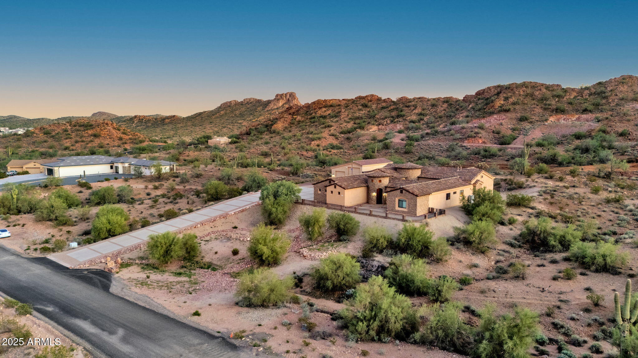 1537 W BUTTE CREEK Boulevard