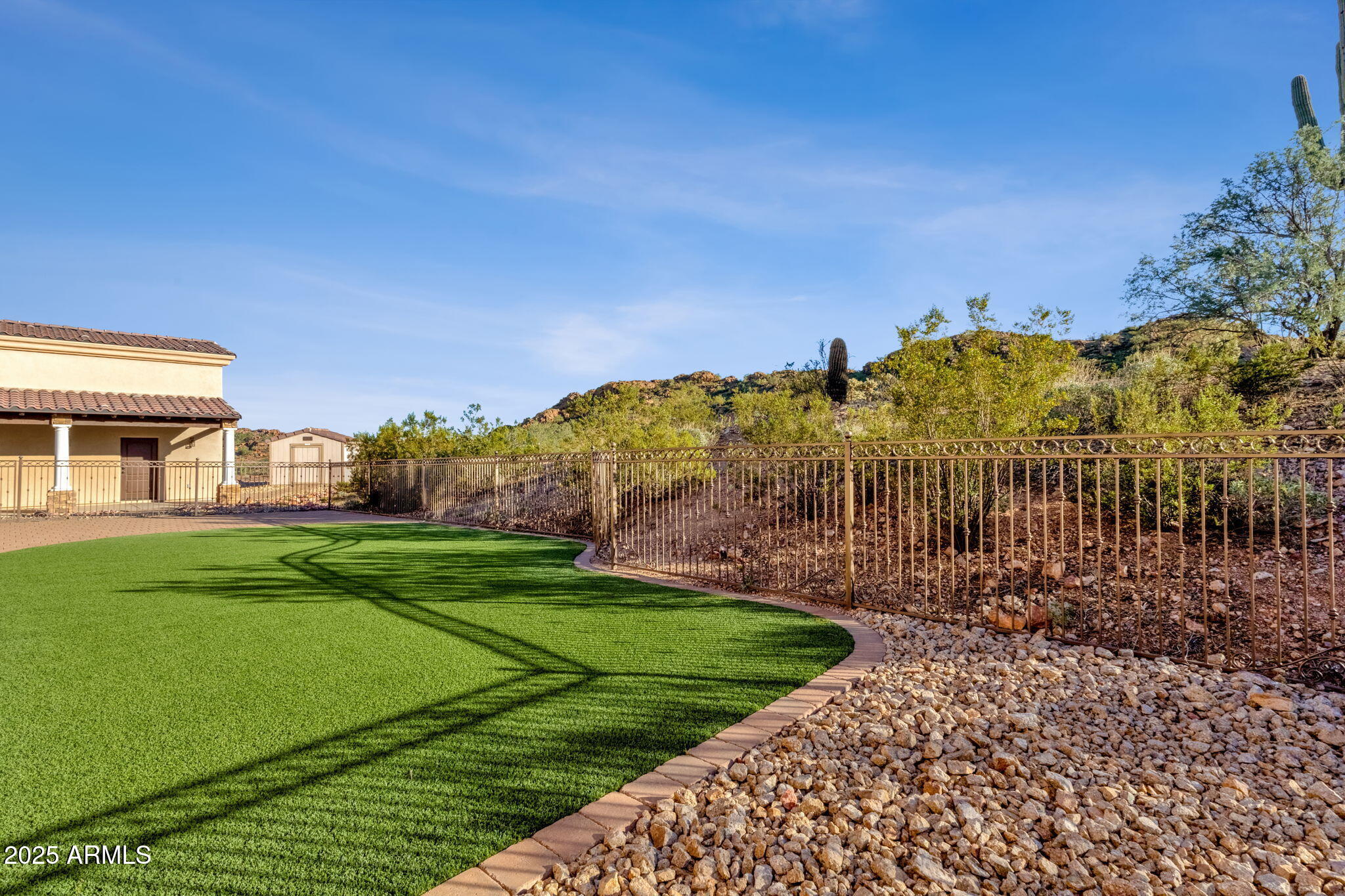 1537 W BUTTE CREEK Boulevard