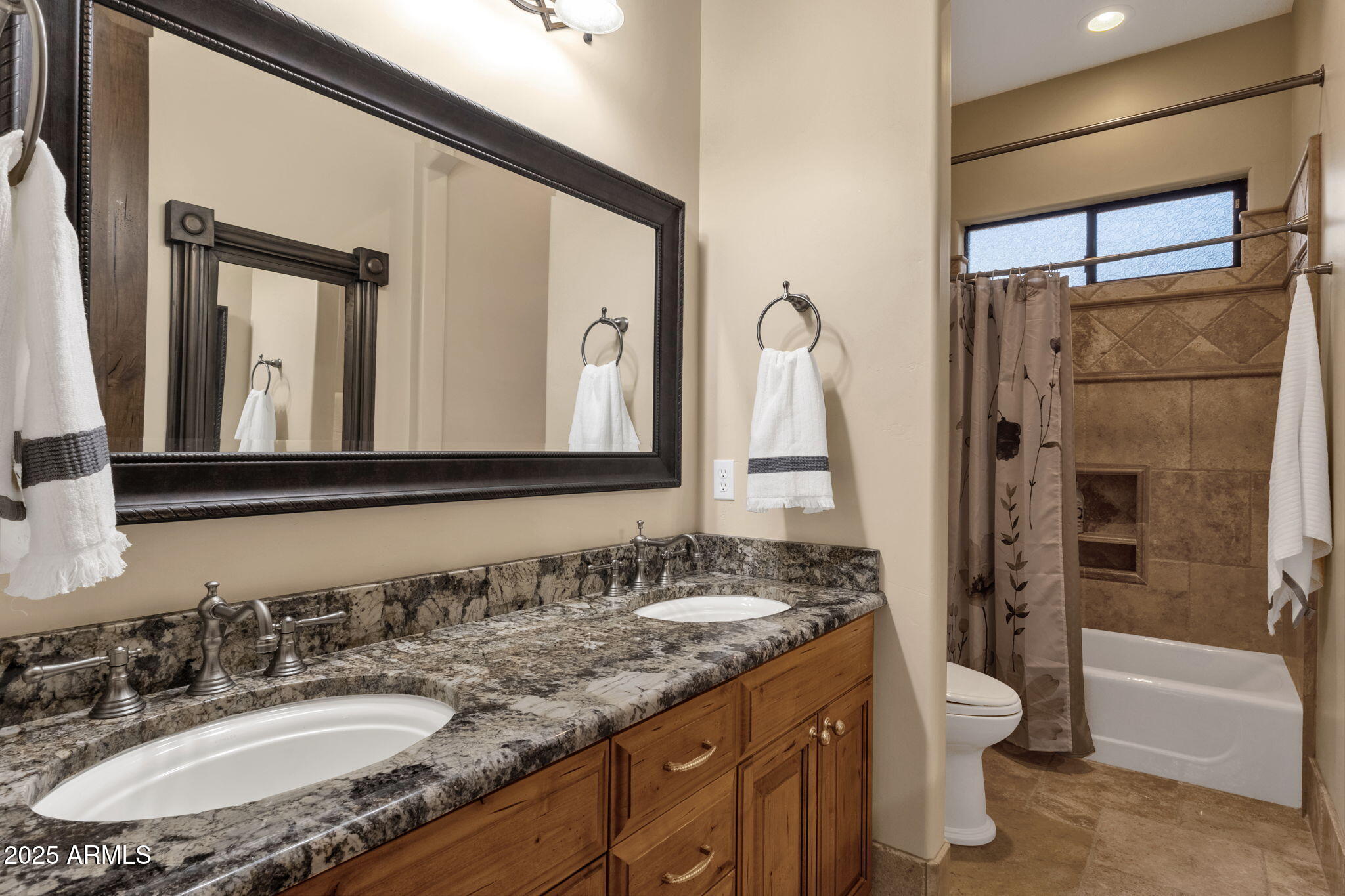 1537 W BUTTE CREEK Boulevard