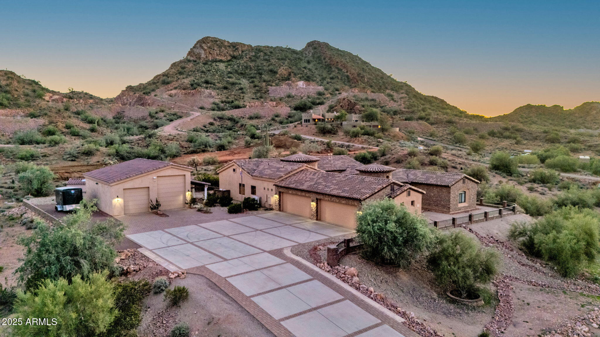 1537 W BUTTE CREEK Boulevard