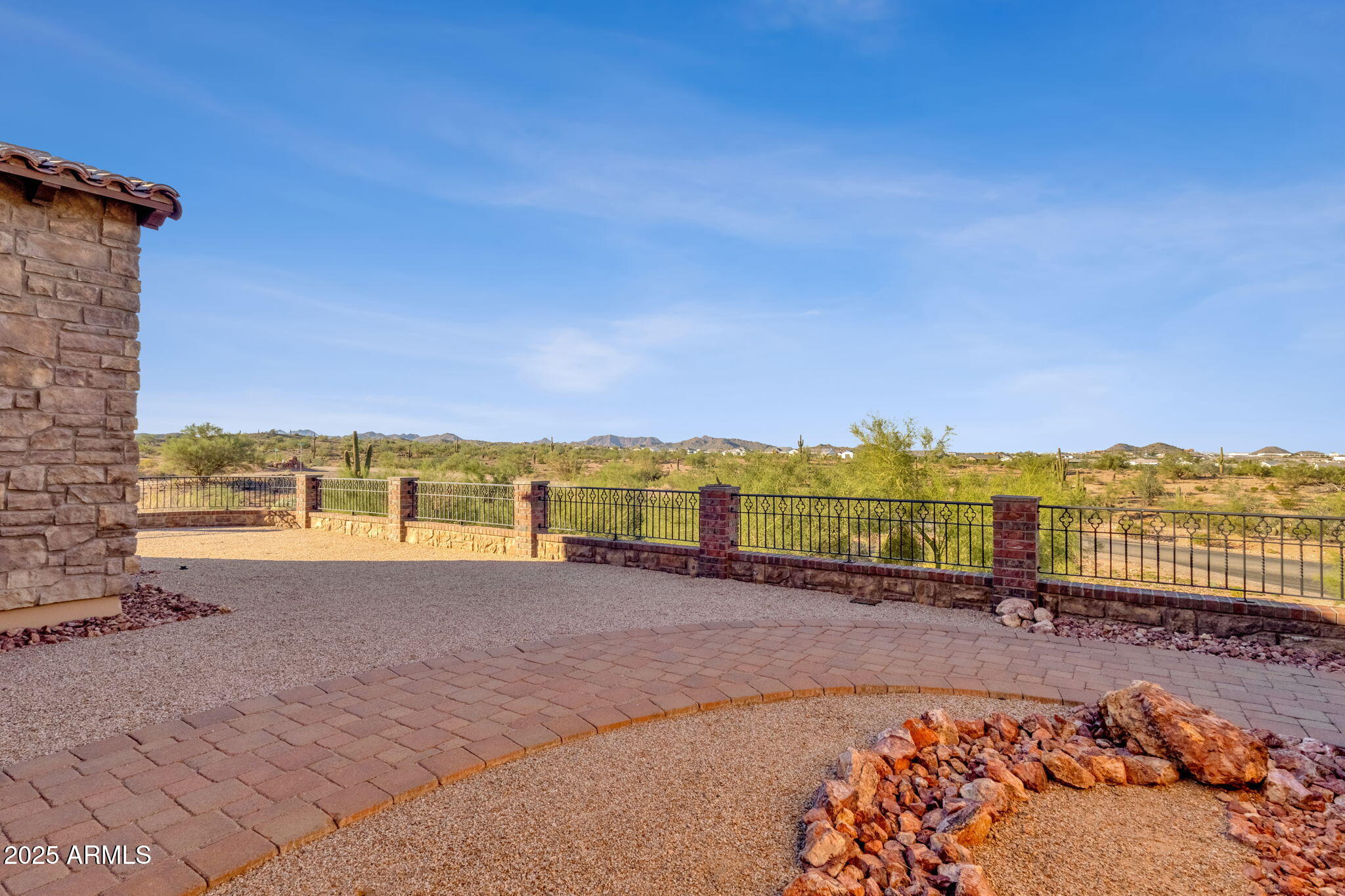 1537 W BUTTE CREEK Boulevard