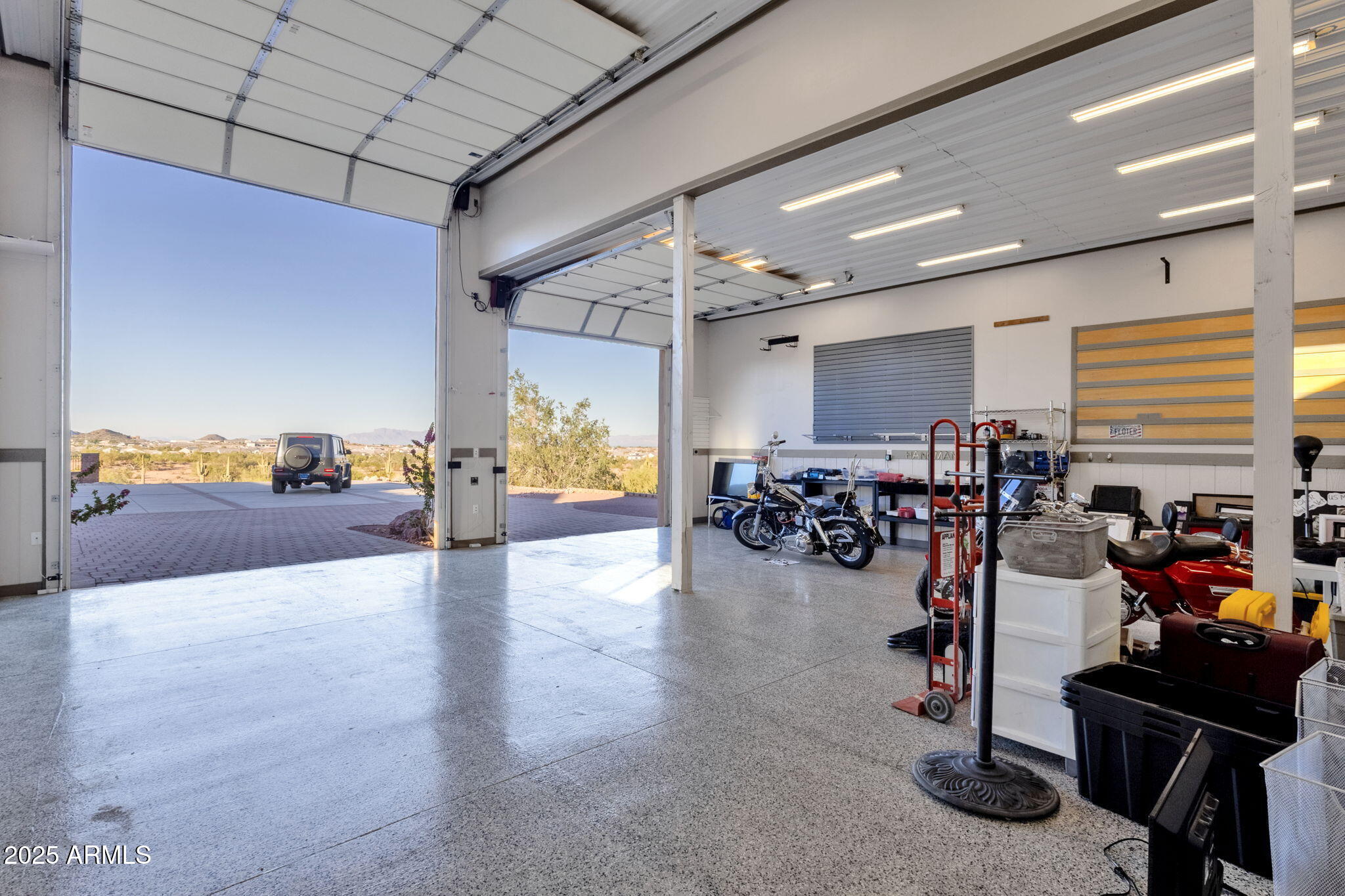 1537 W BUTTE CREEK Boulevard