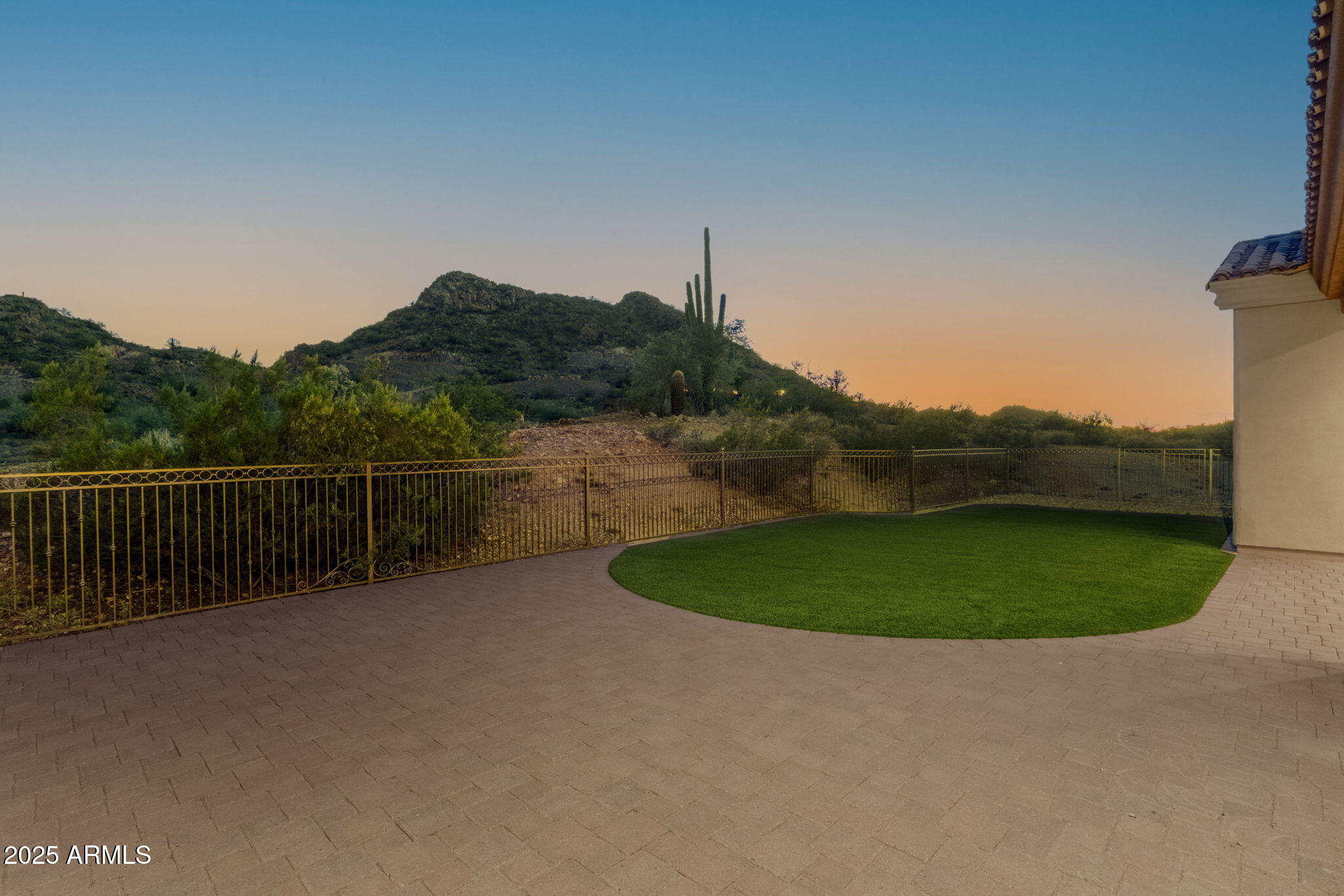 1537 W BUTTE CREEK Boulevard