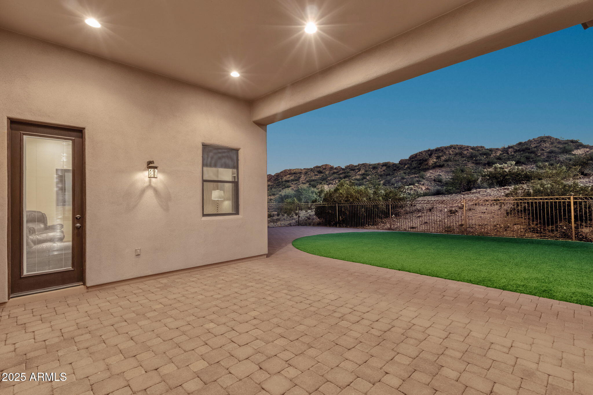 1537 W BUTTE CREEK Boulevard