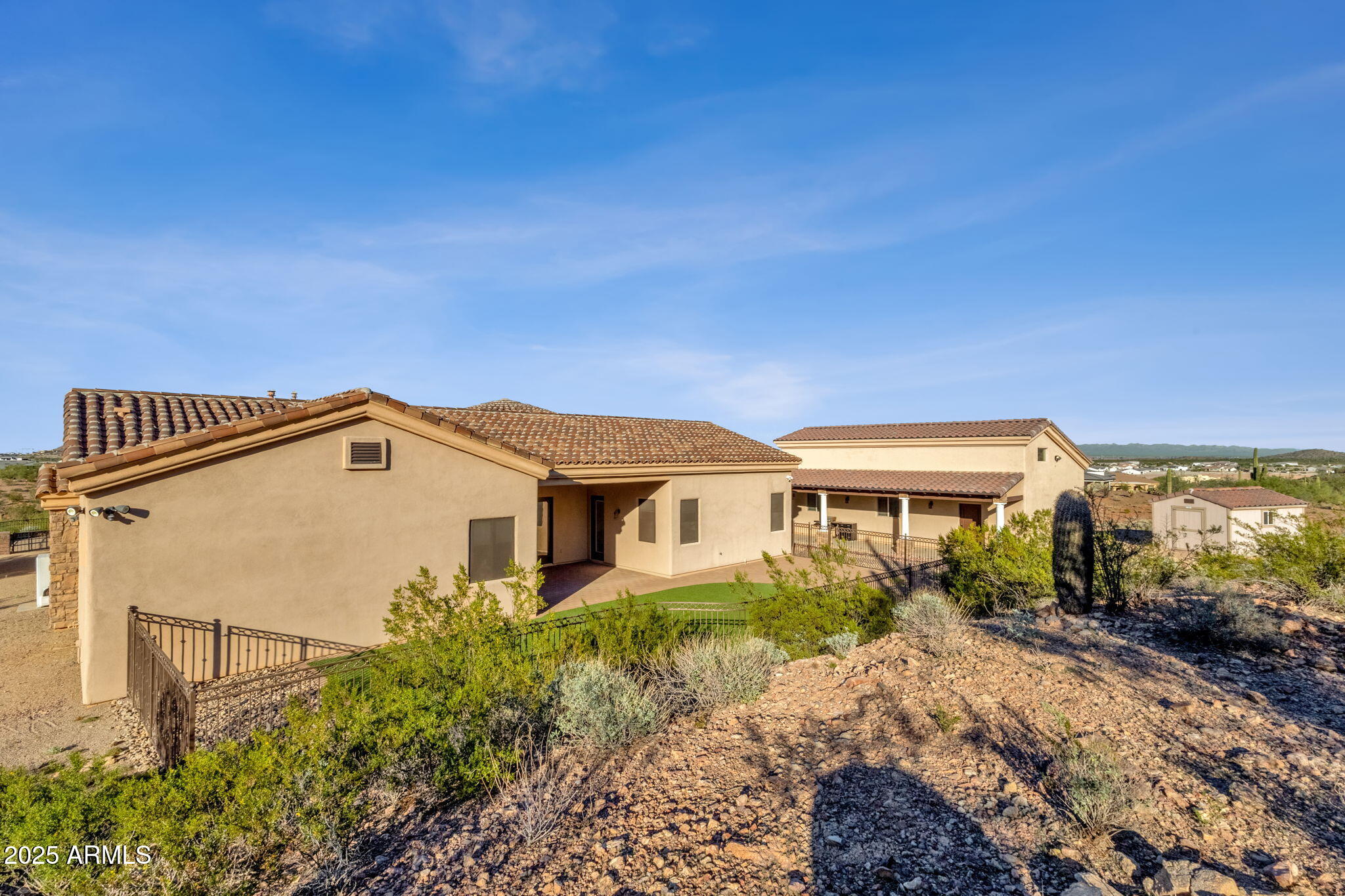 1537 W BUTTE CREEK Boulevard