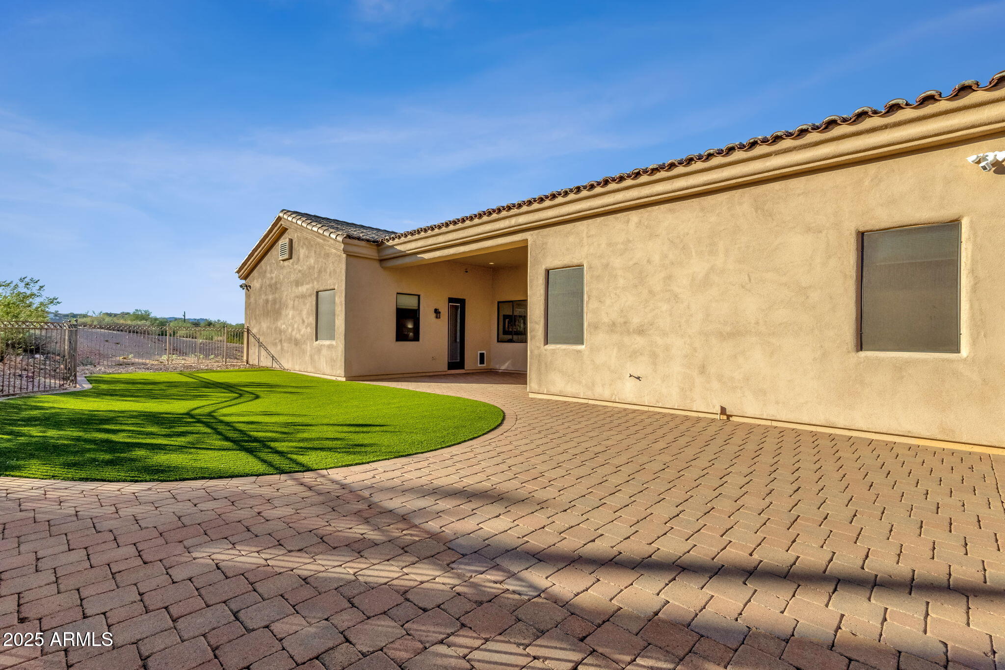 1537 W BUTTE CREEK Boulevard