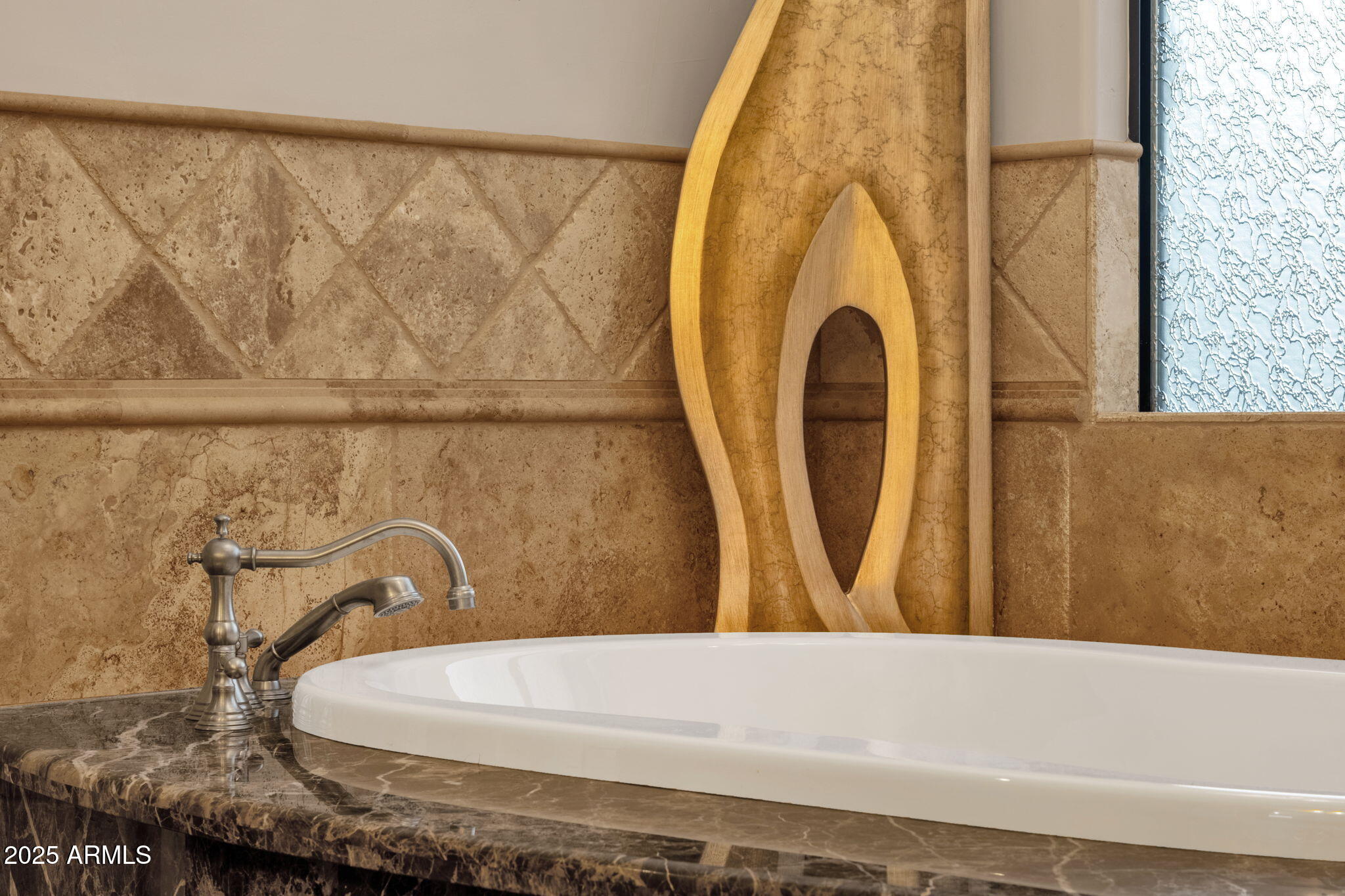 1537 W BUTTE CREEK Boulevard