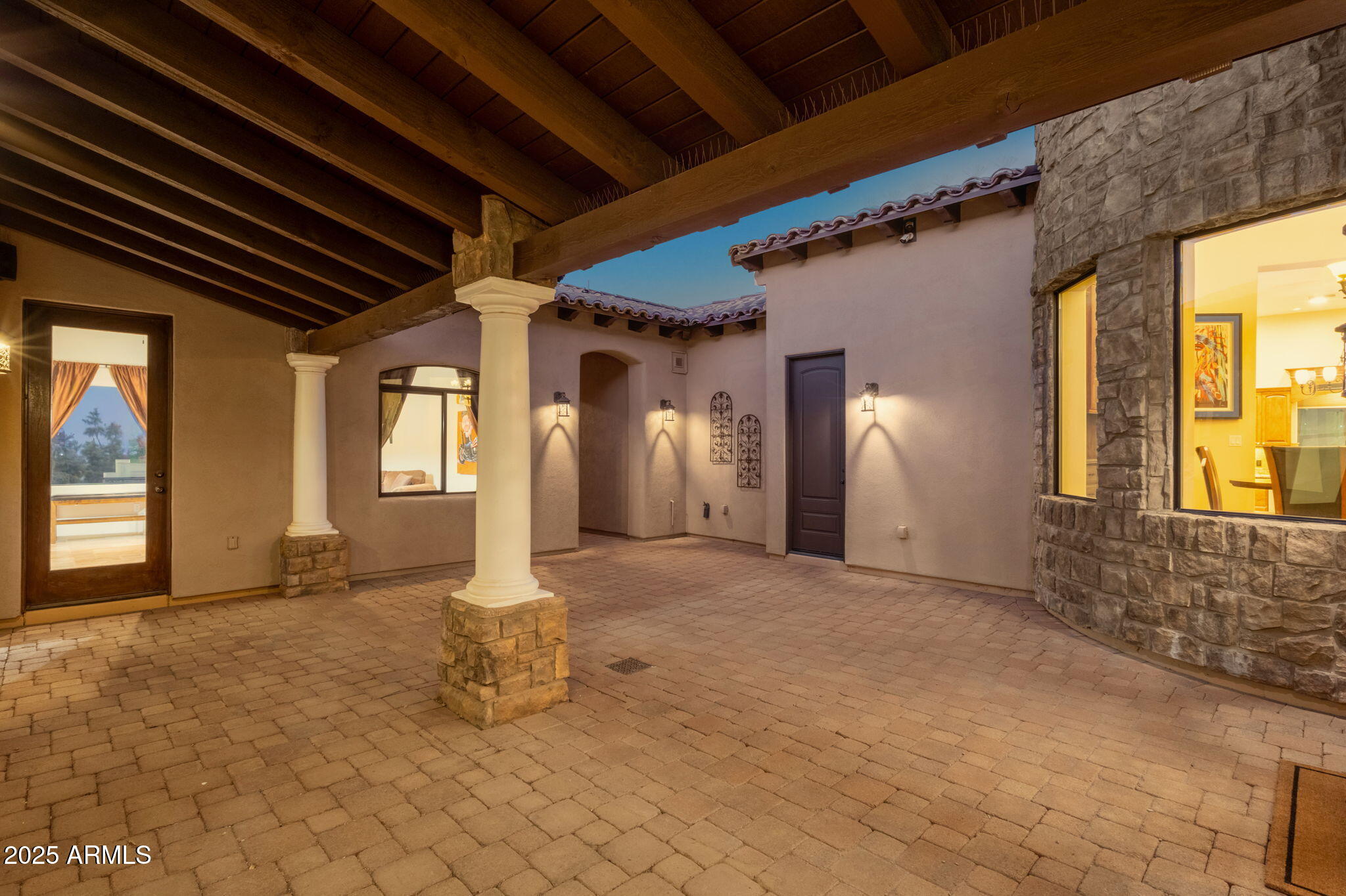 1537 W BUTTE CREEK Boulevard