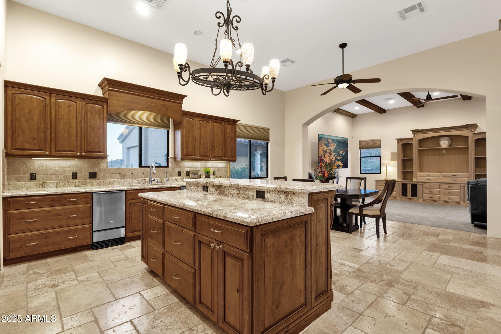 1537 W BUTTE CREEK Boulevard