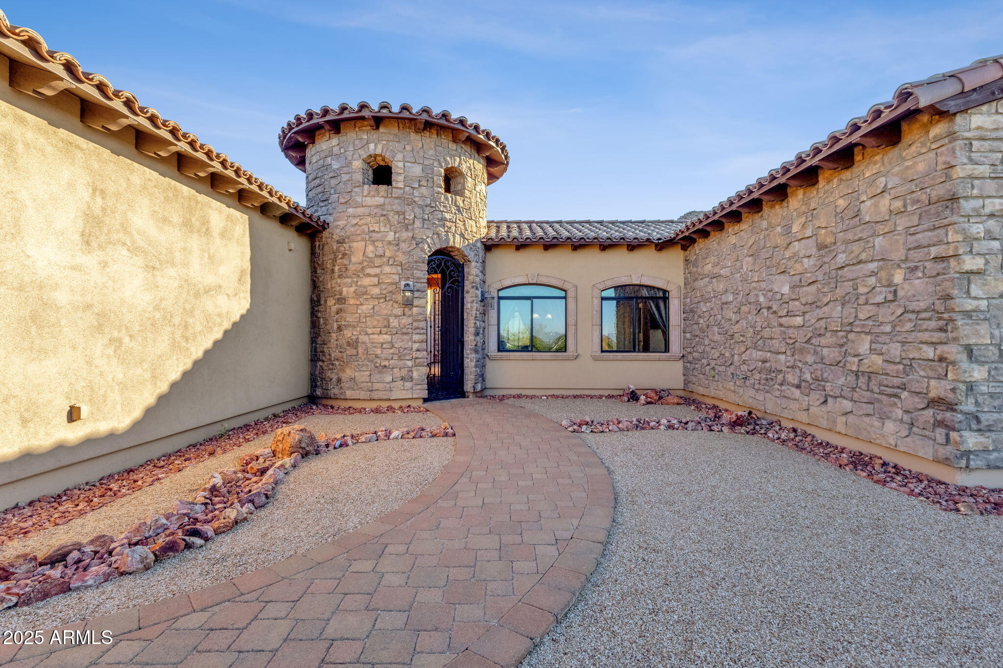 1537 W BUTTE CREEK Boulevard