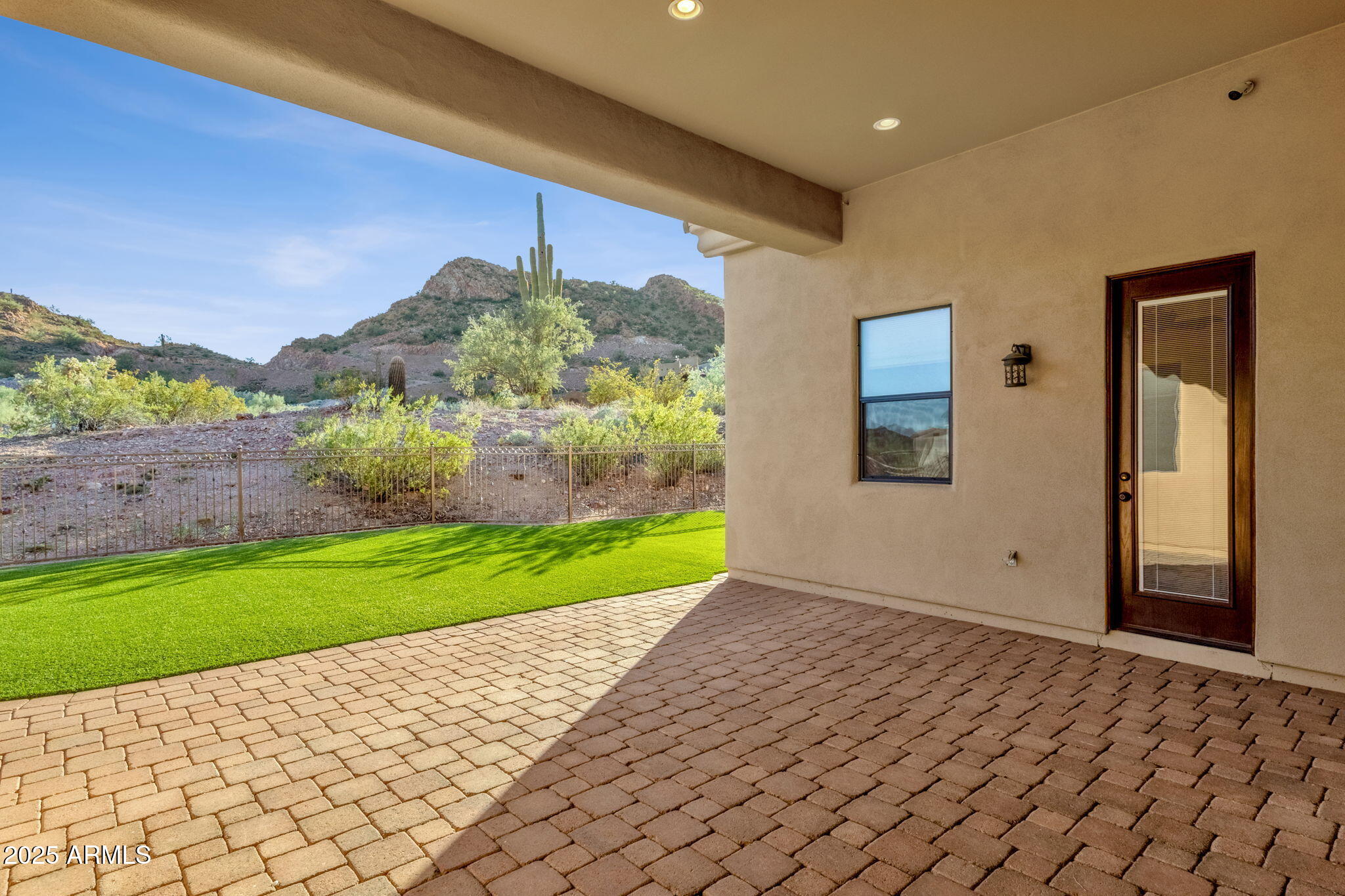 1537 W BUTTE CREEK Boulevard