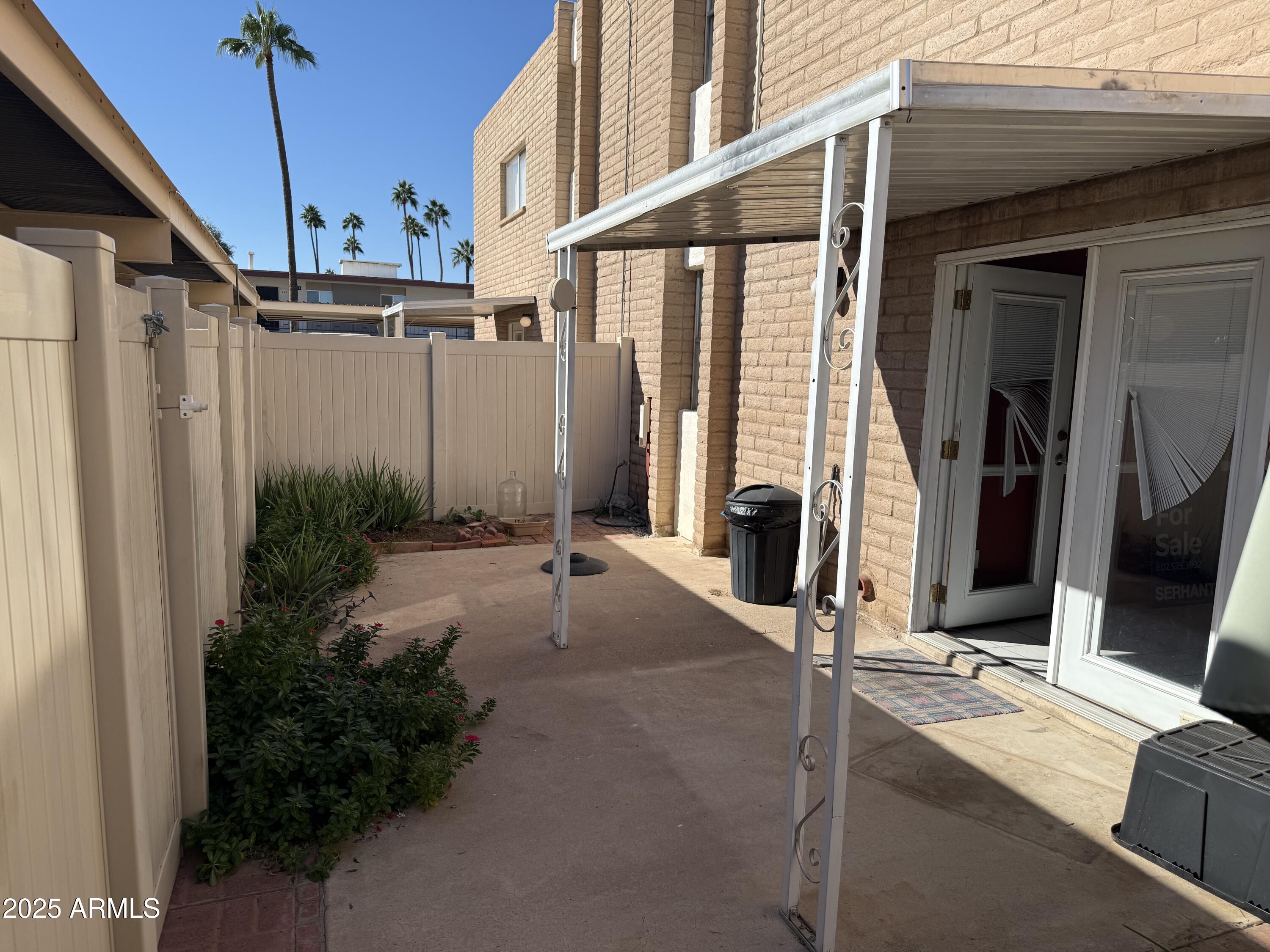 3737 E TURNEY Avenue, 122