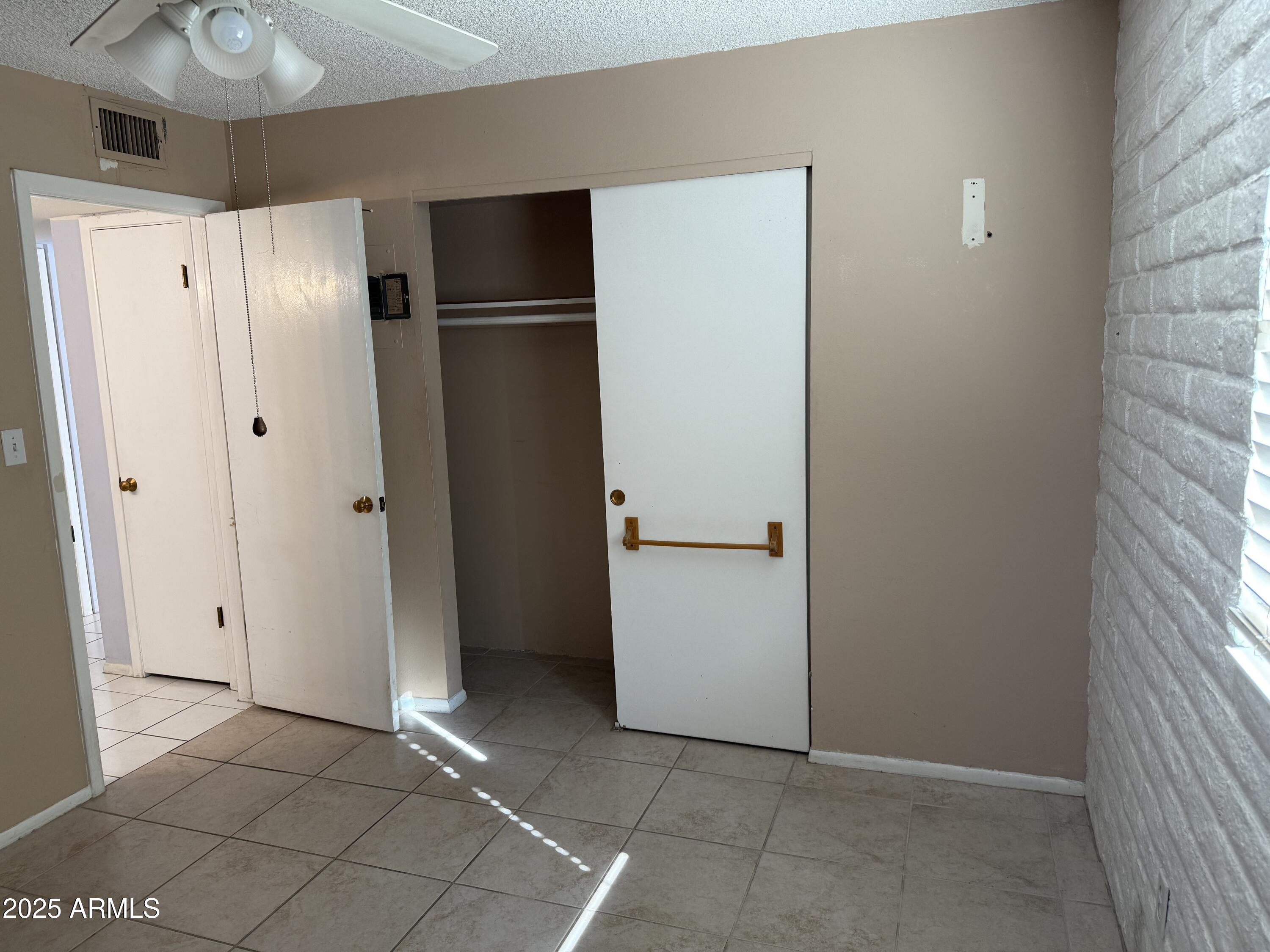 3737 E TURNEY Avenue, 122