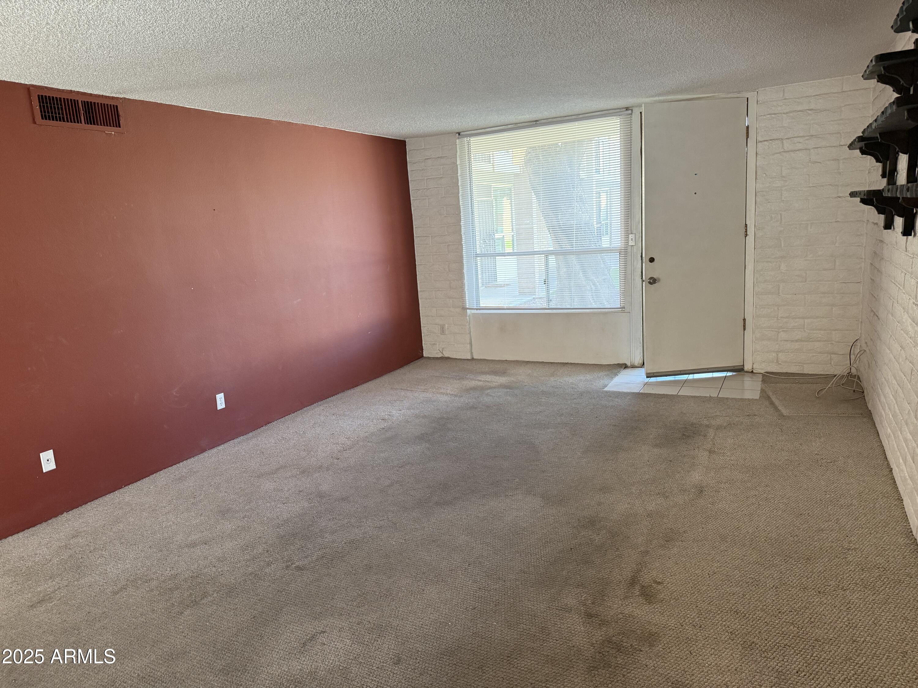 3737 E TURNEY Avenue, 122