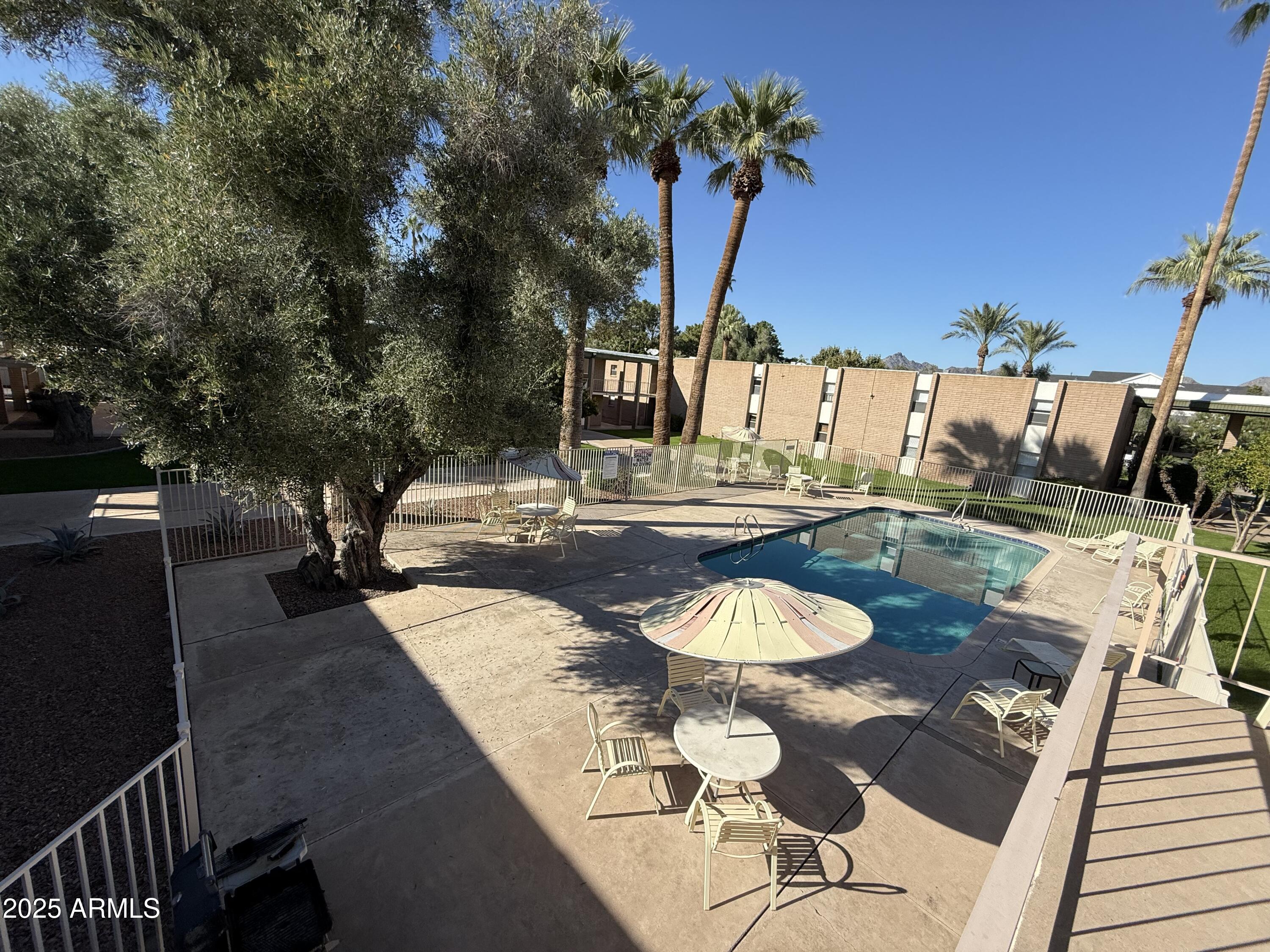 3737 E TURNEY Avenue, 122