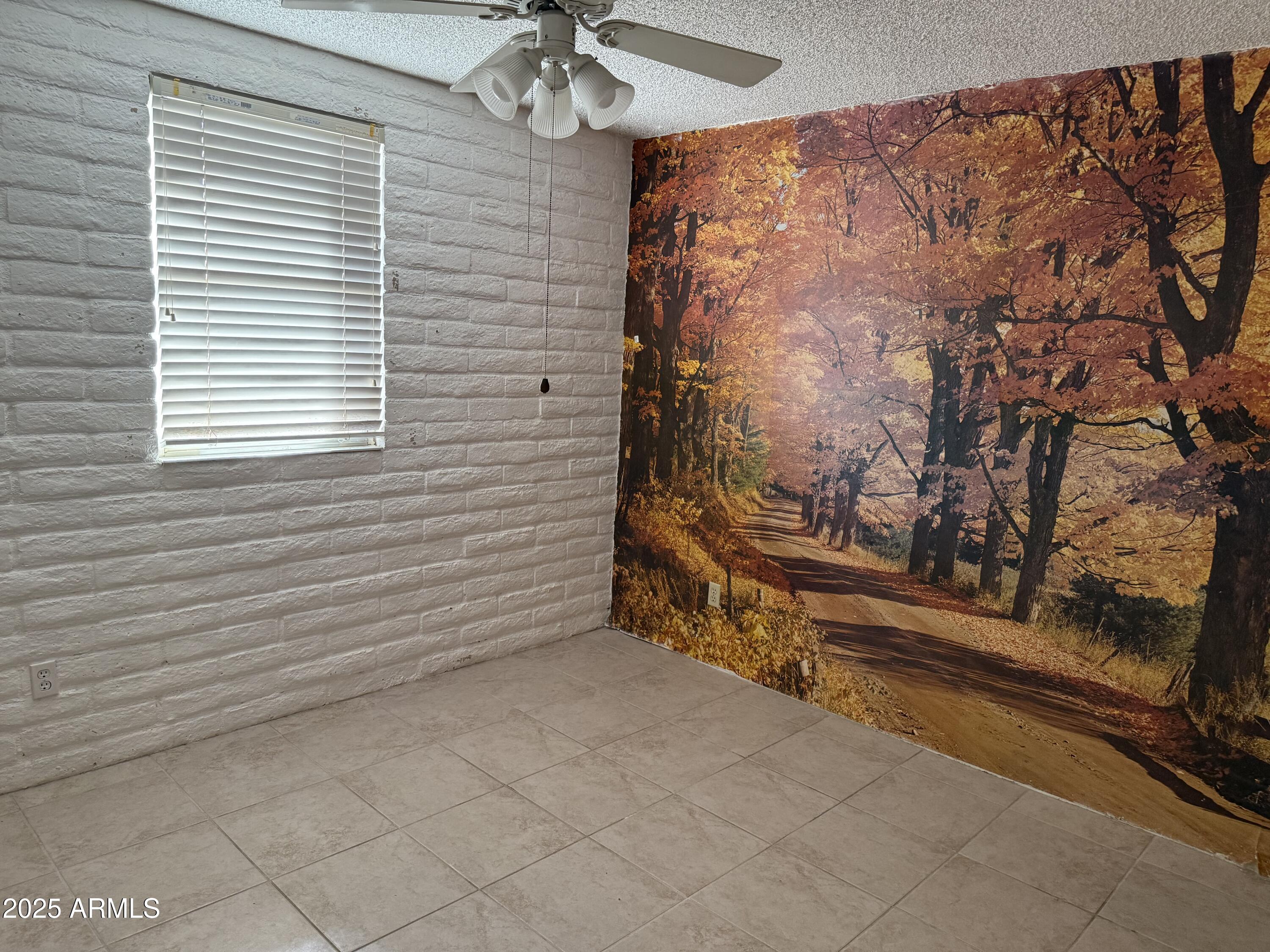 3737 E TURNEY Avenue, 122