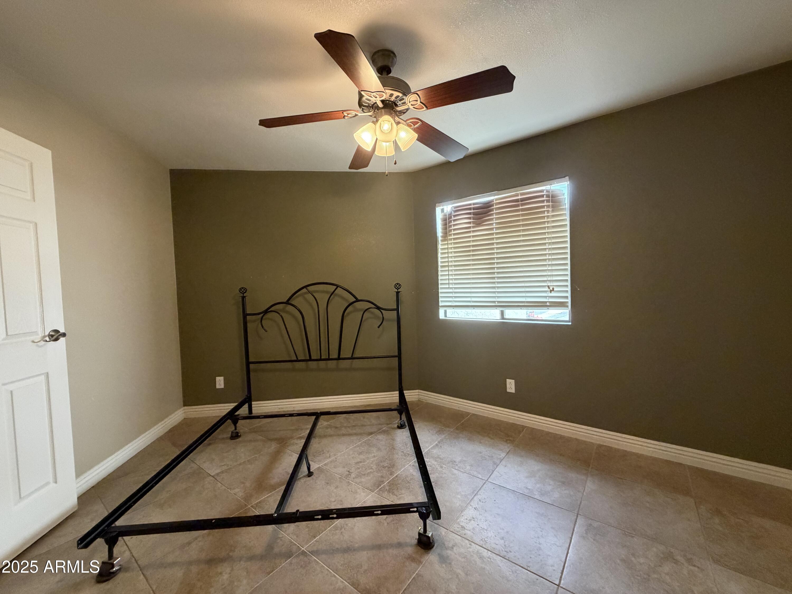 835 N GRANITE REEF Road 34