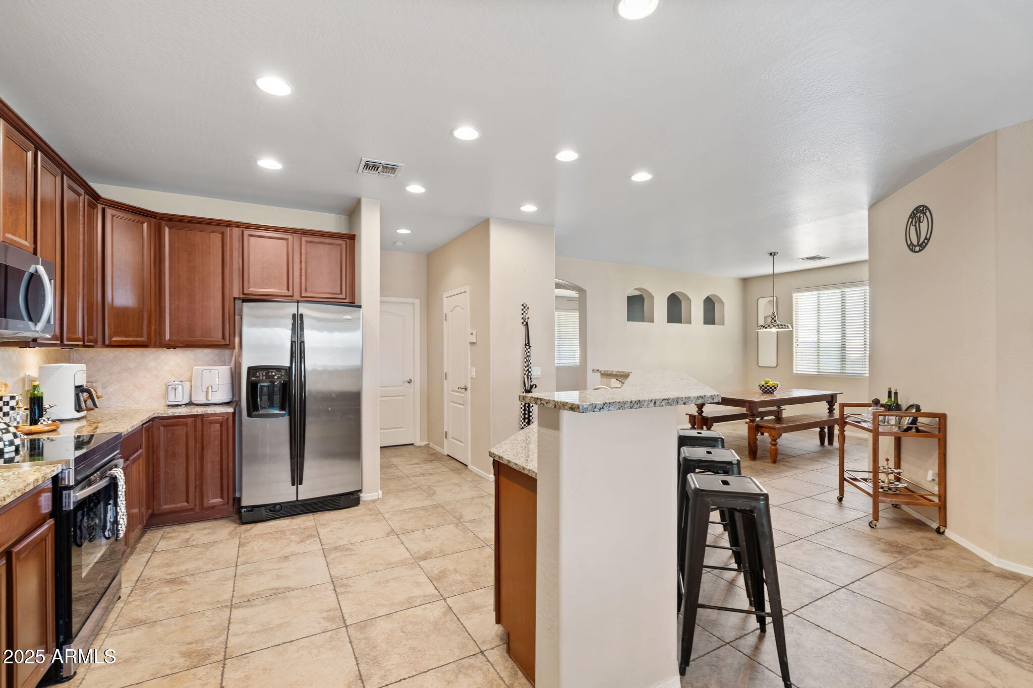 6919 S 71ST Drive