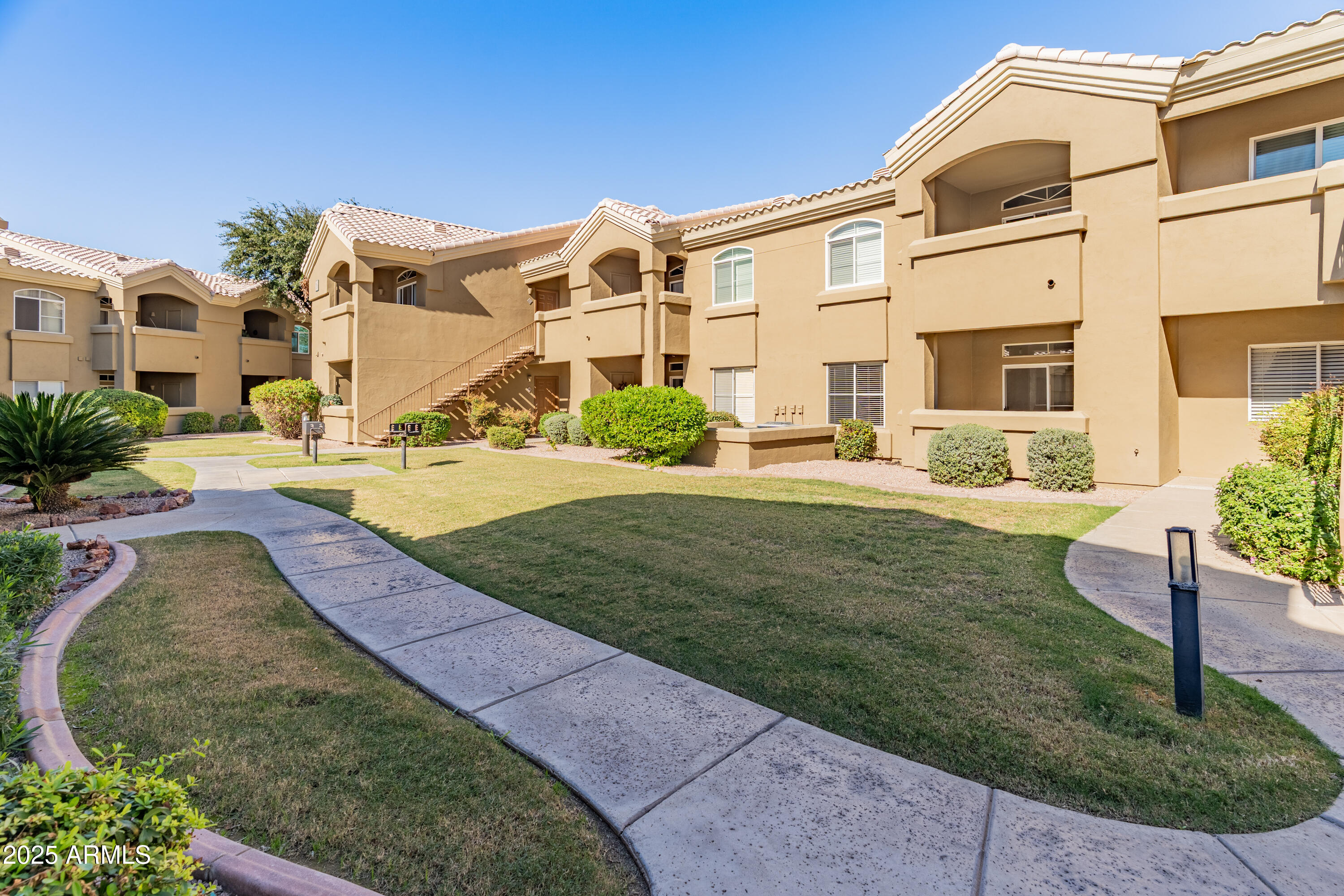 5335 E SHEA Boulevard, 1102