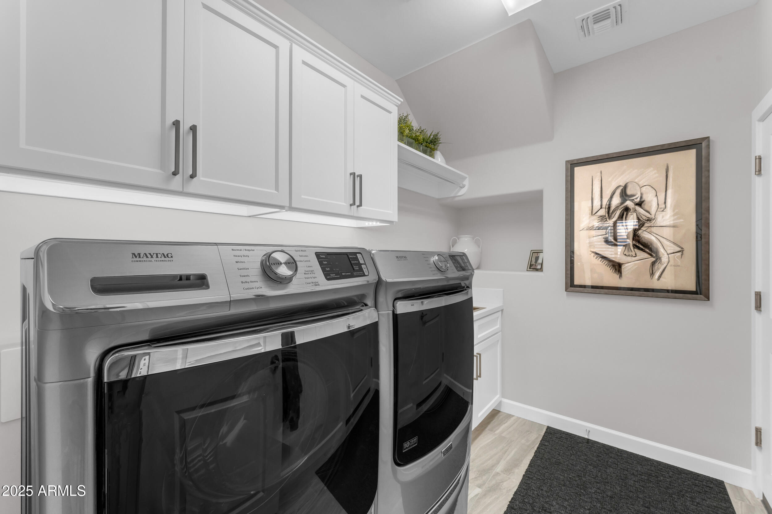 374 E BRACCIANO Avenue