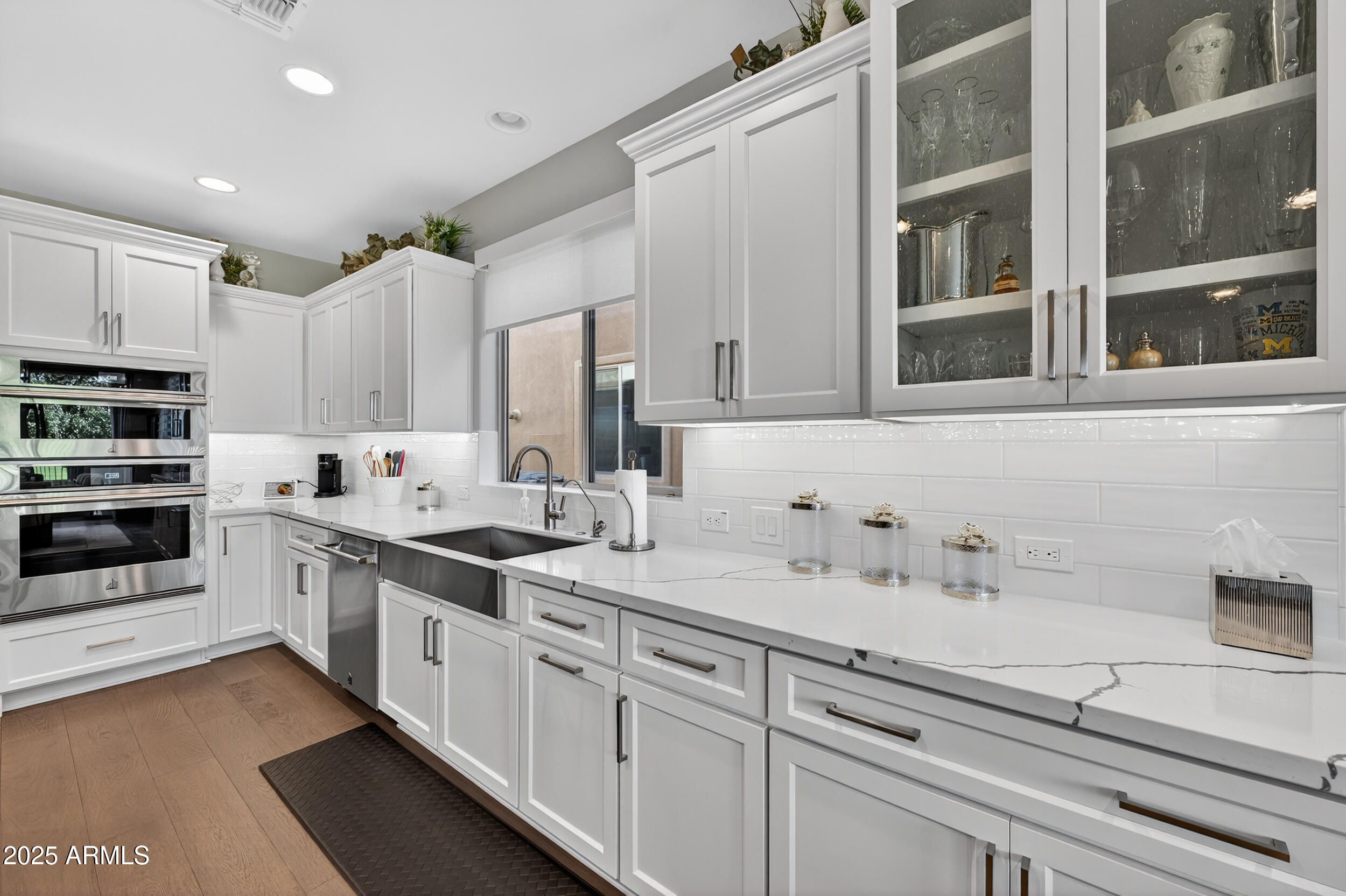 374 E BRACCIANO Avenue