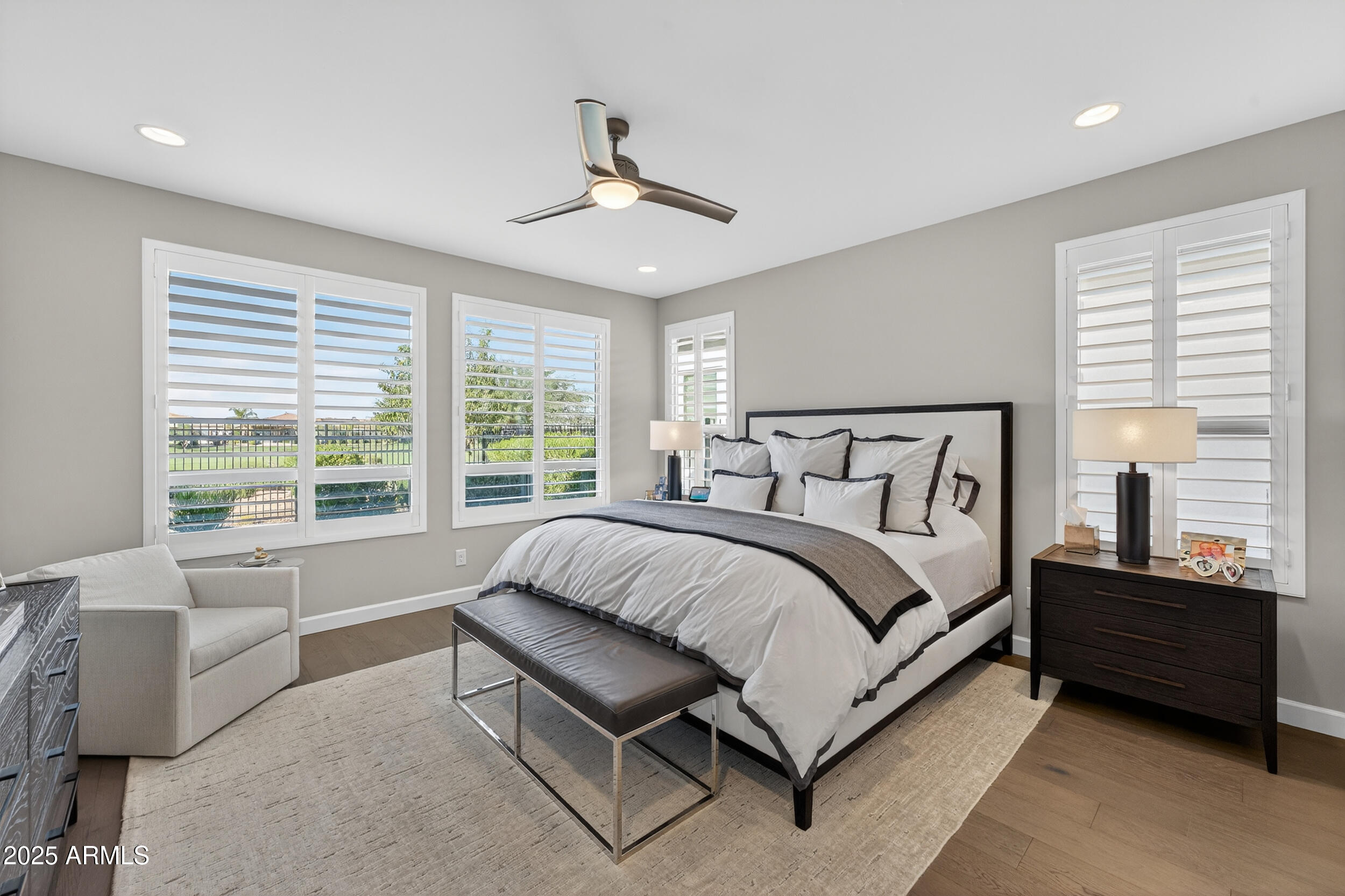 374 E BRACCIANO Avenue