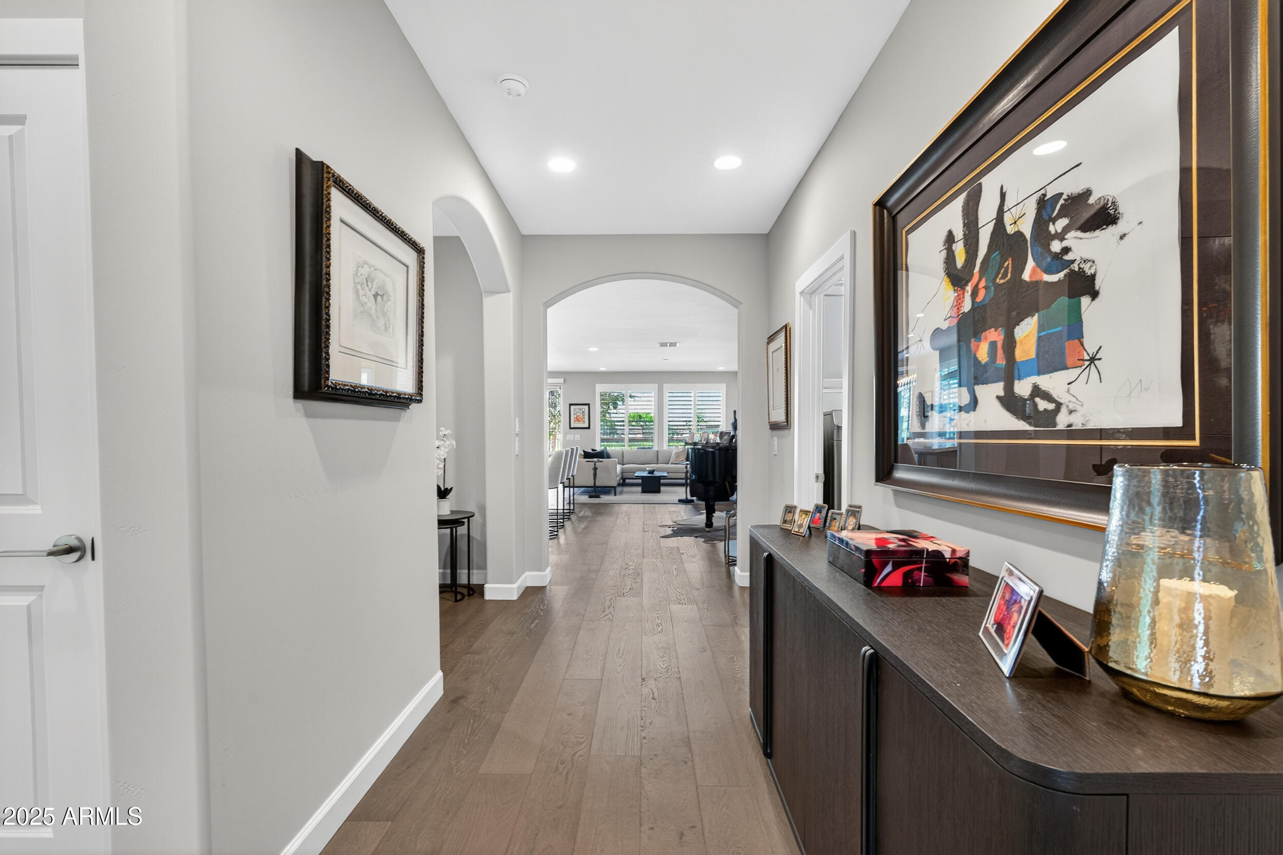 374 E BRACCIANO Avenue