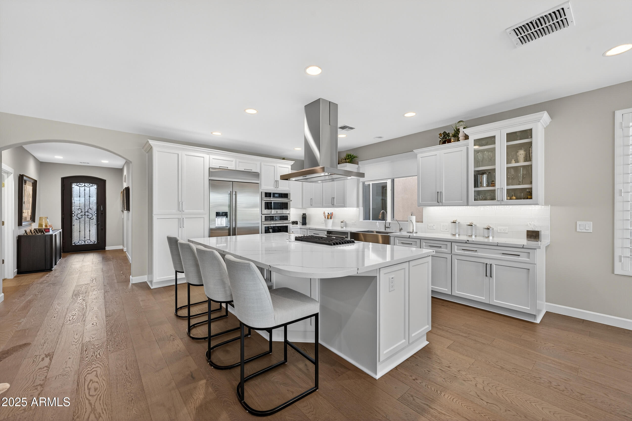 374 E BRACCIANO Avenue