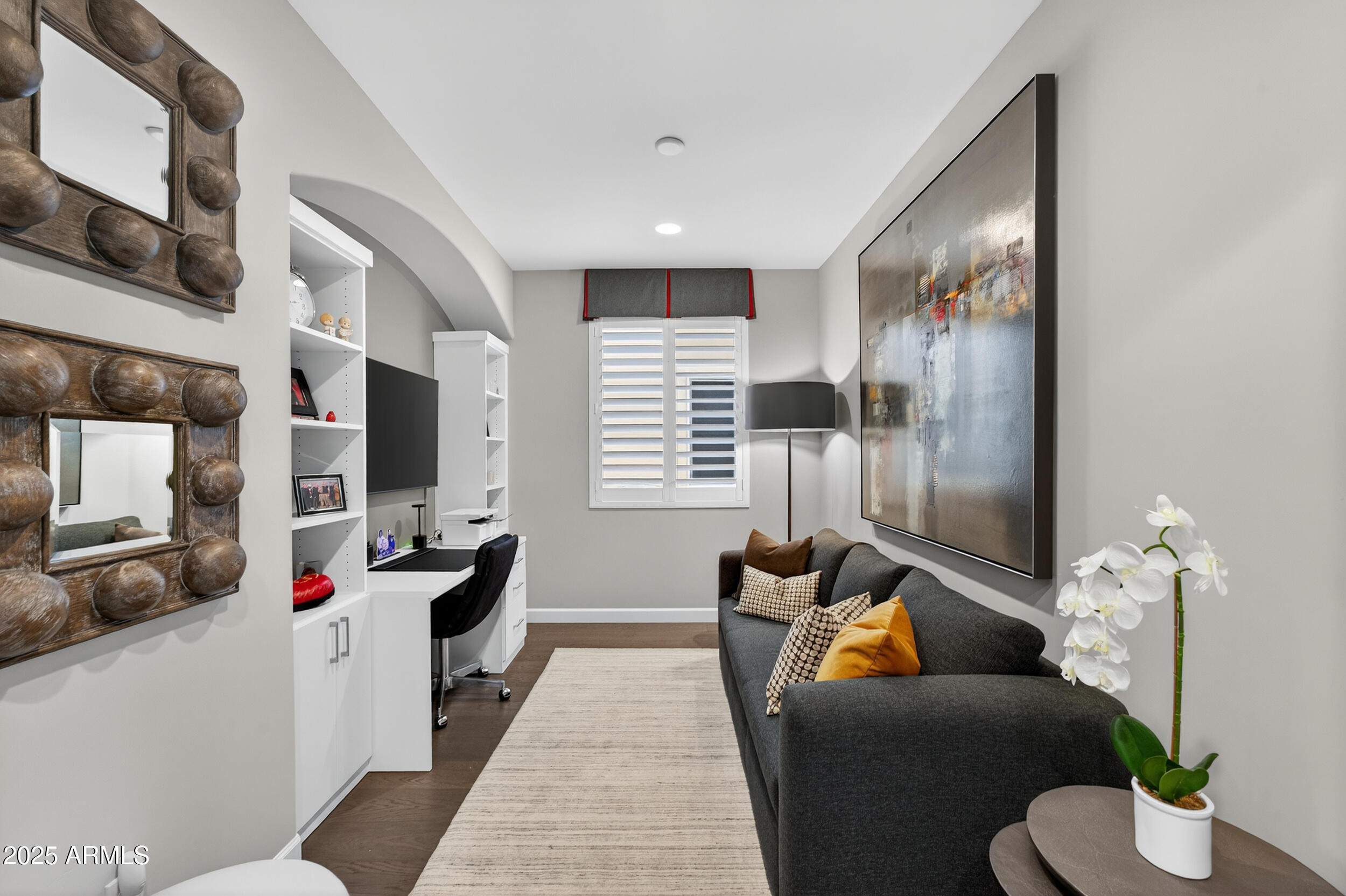 374 E BRACCIANO Avenue