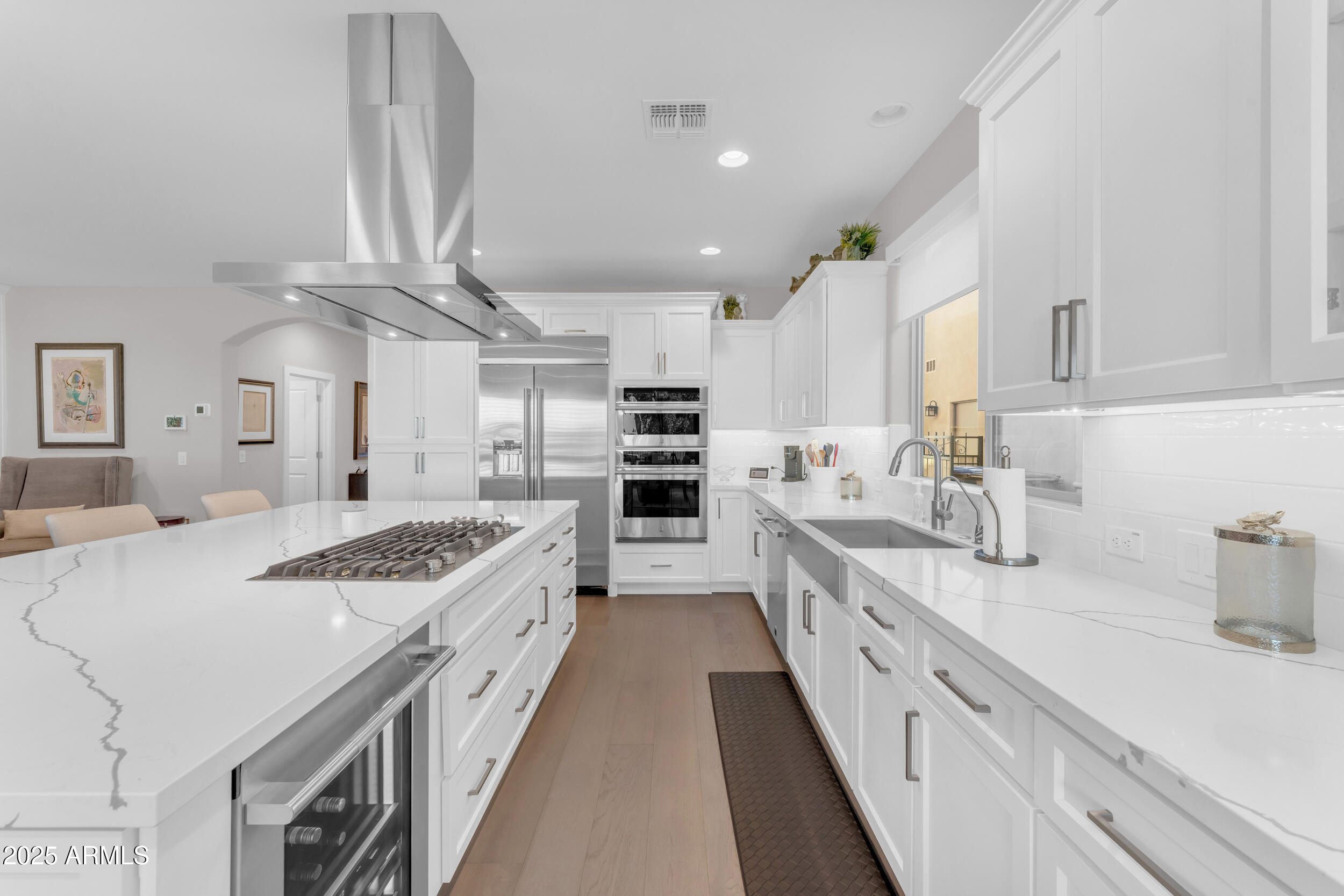 374 E BRACCIANO Avenue