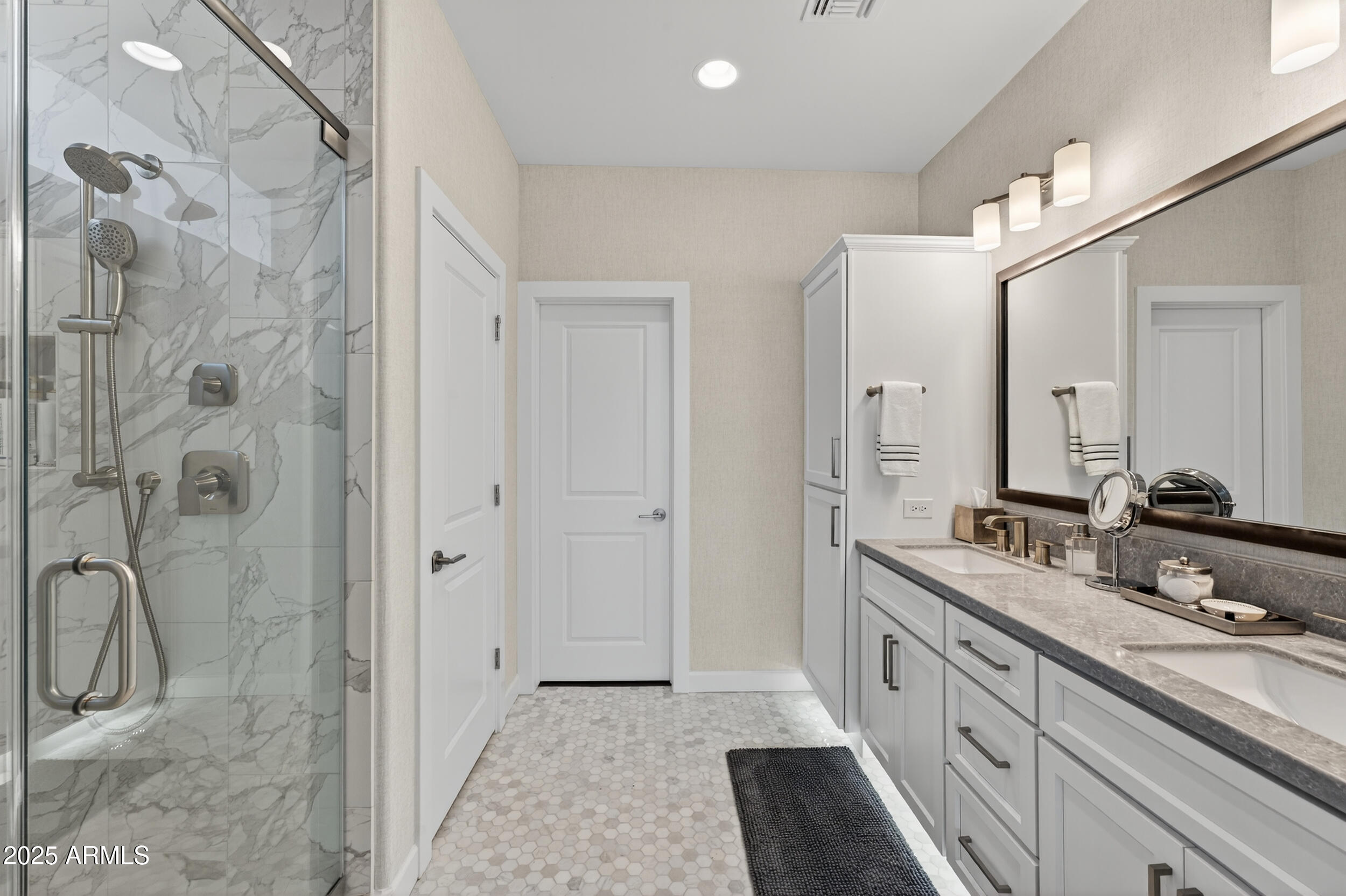 374 E BRACCIANO Avenue