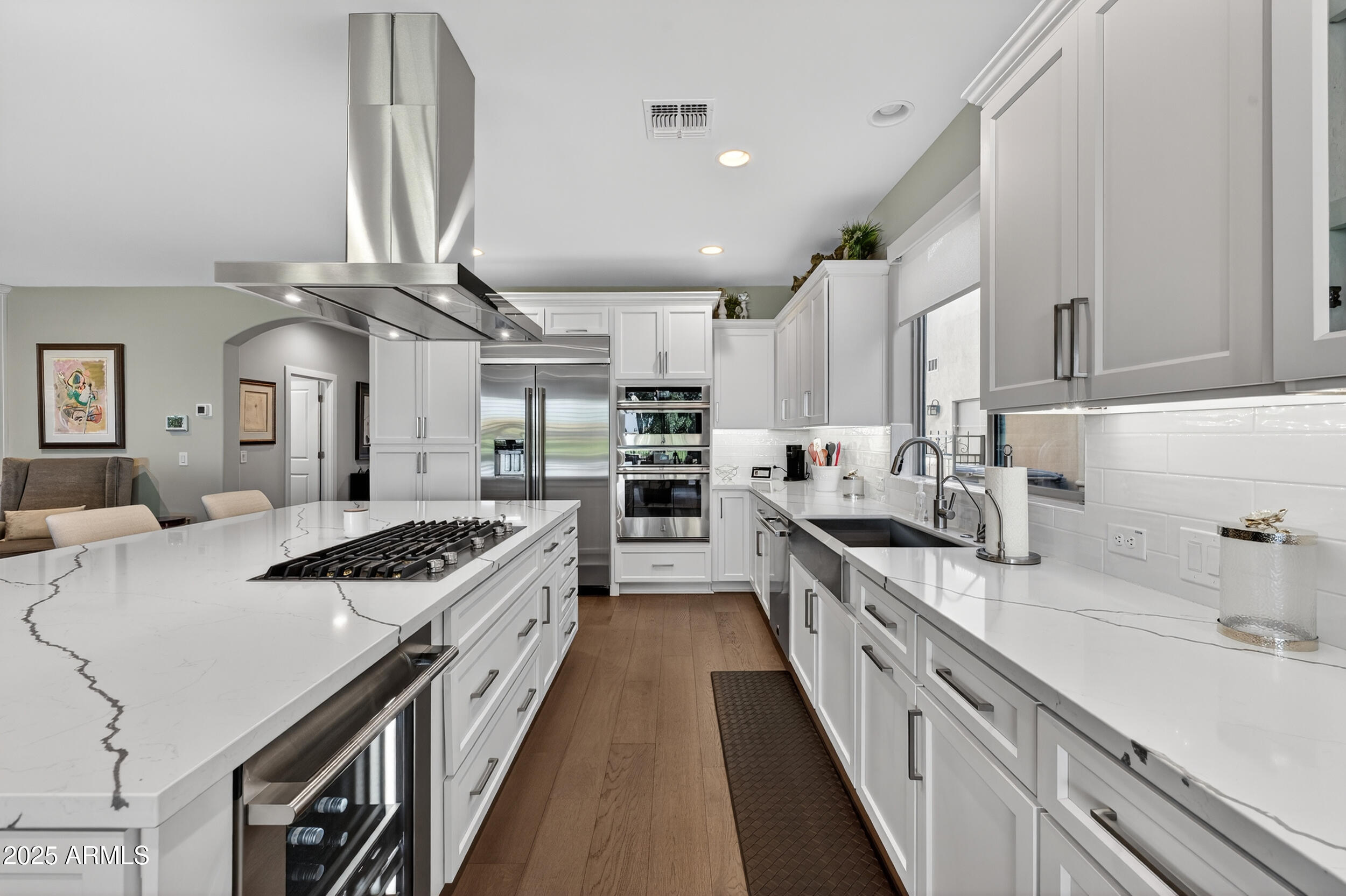 374 E BRACCIANO Avenue