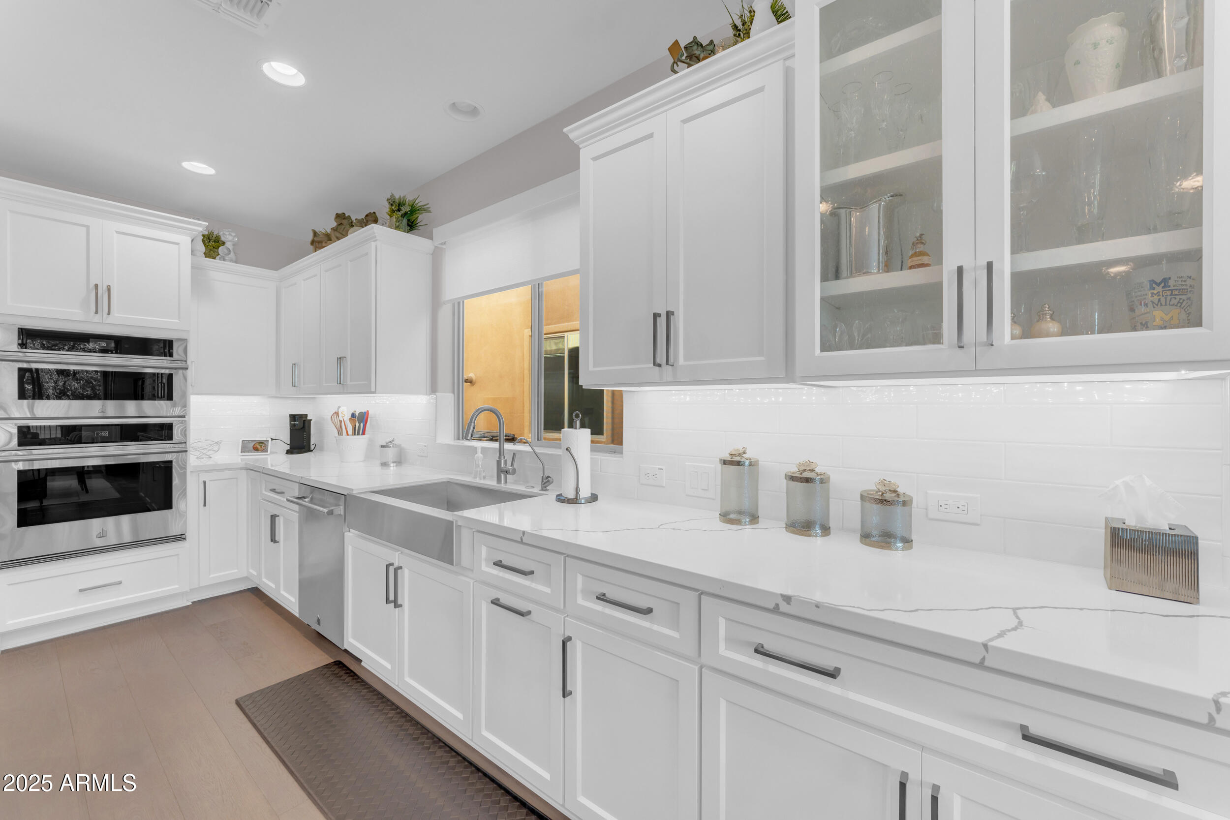 374 E BRACCIANO Avenue