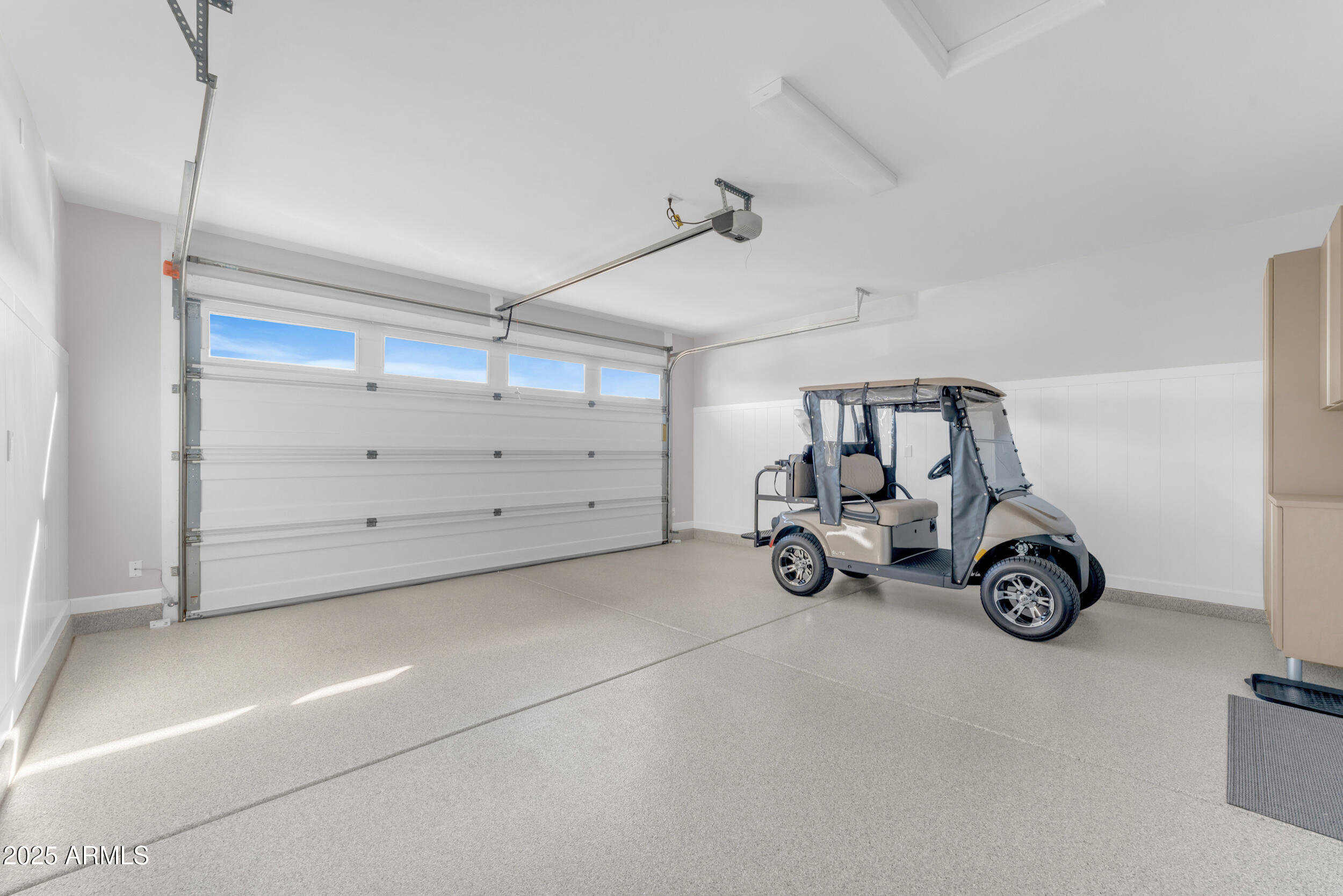 374 E BRACCIANO Avenue