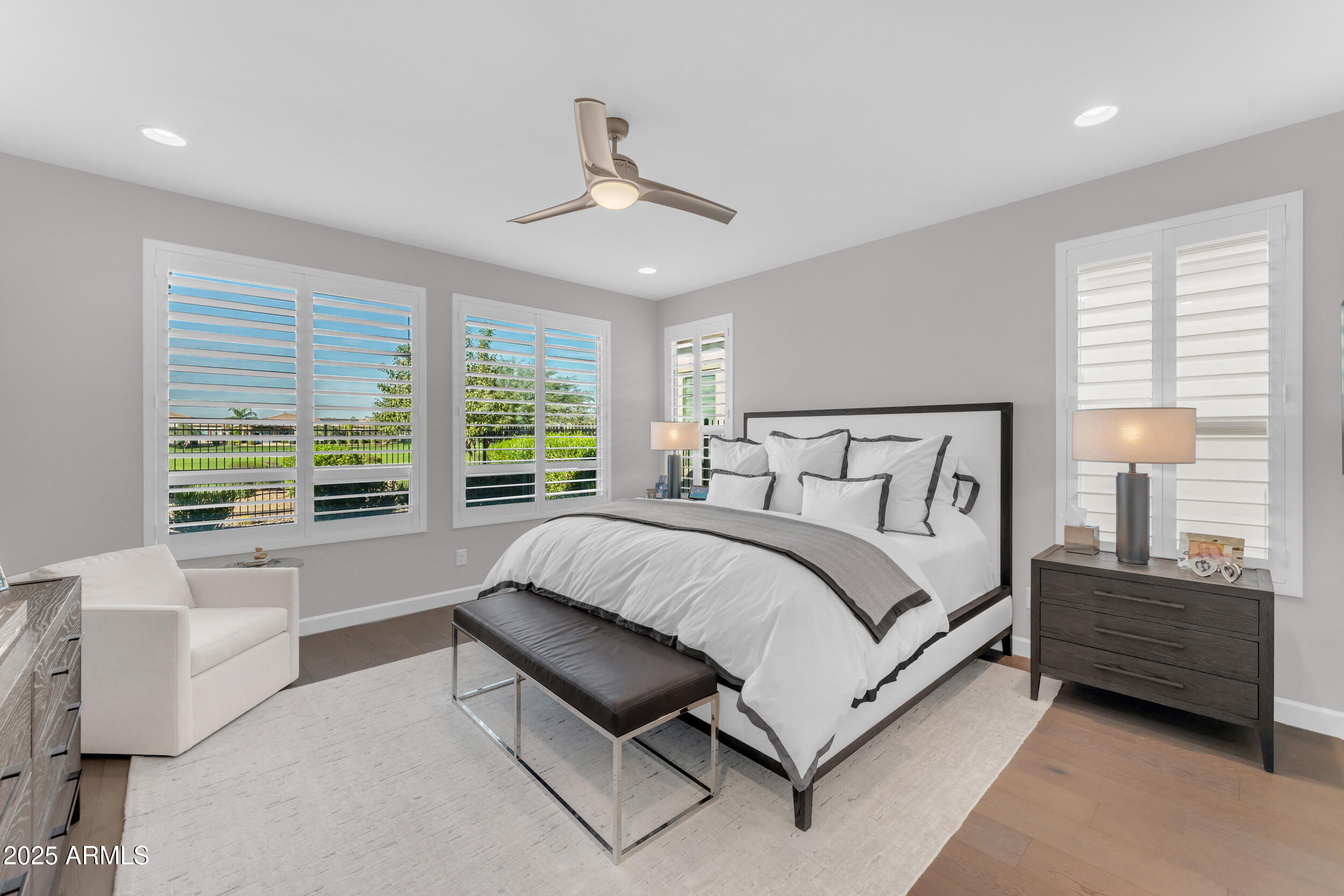 374 E BRACCIANO Avenue