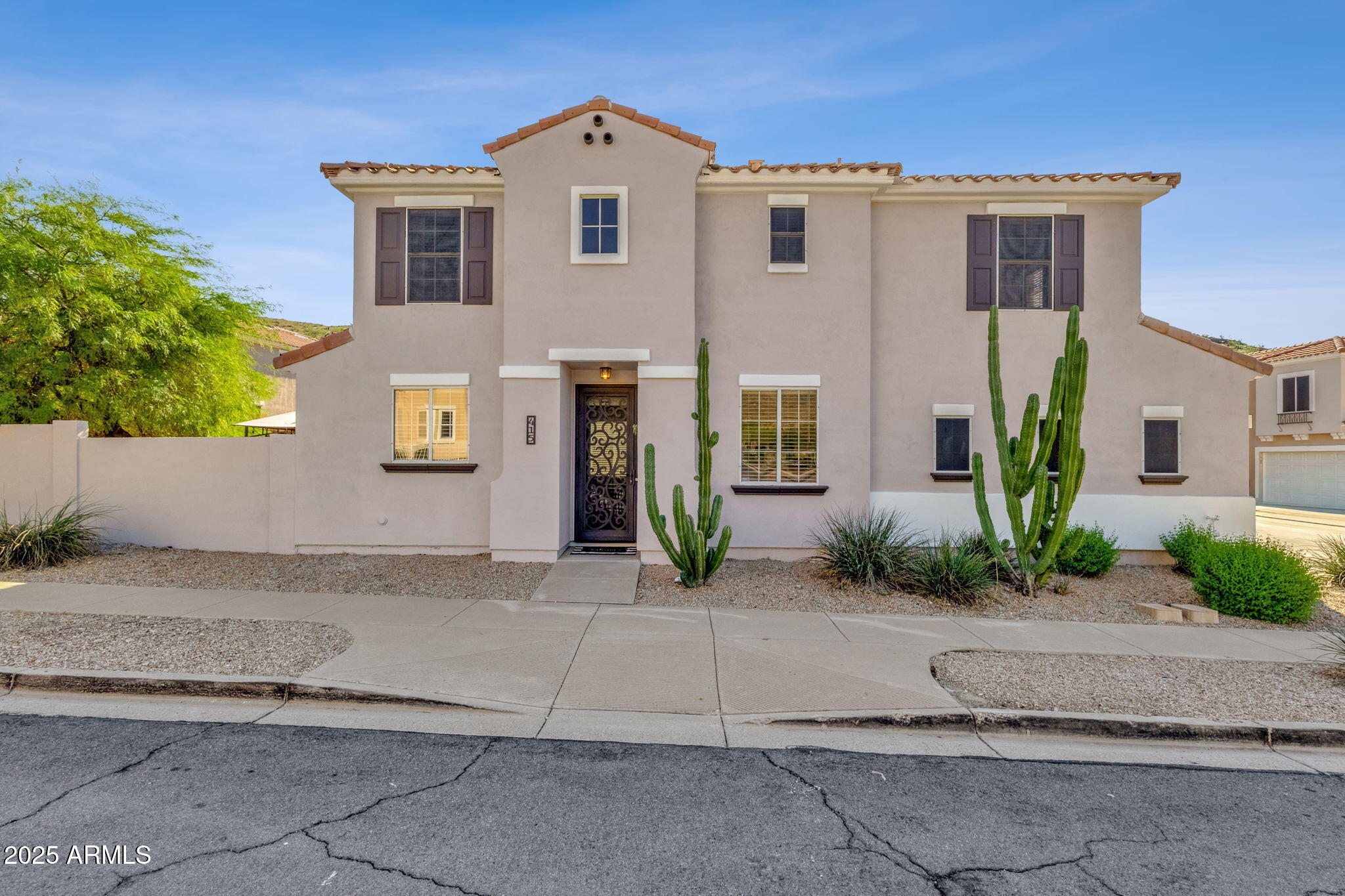 415 W MOUNTAIN SAGE Drive