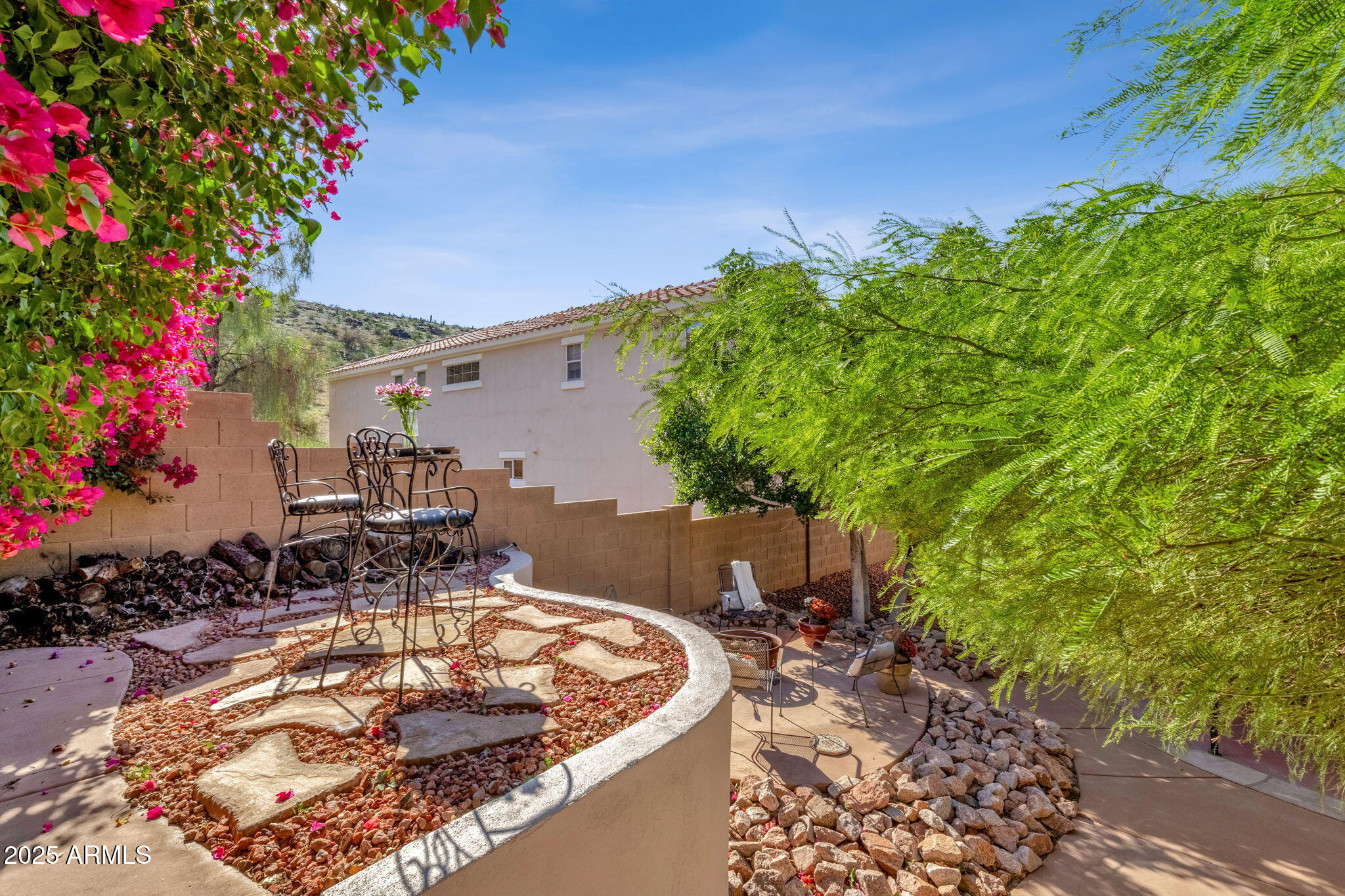 415 W MOUNTAIN SAGE Drive