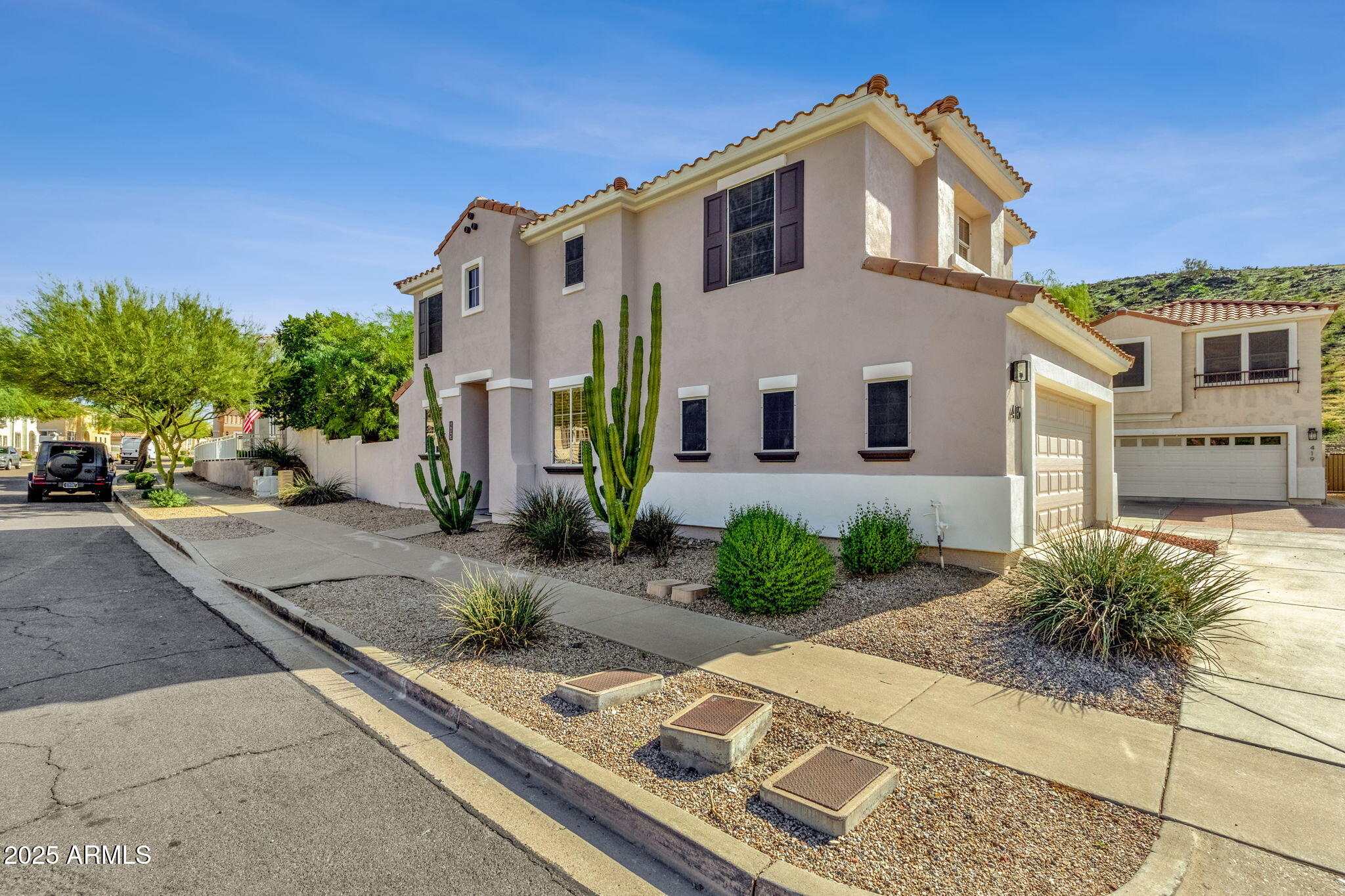 415 W MOUNTAIN SAGE Drive