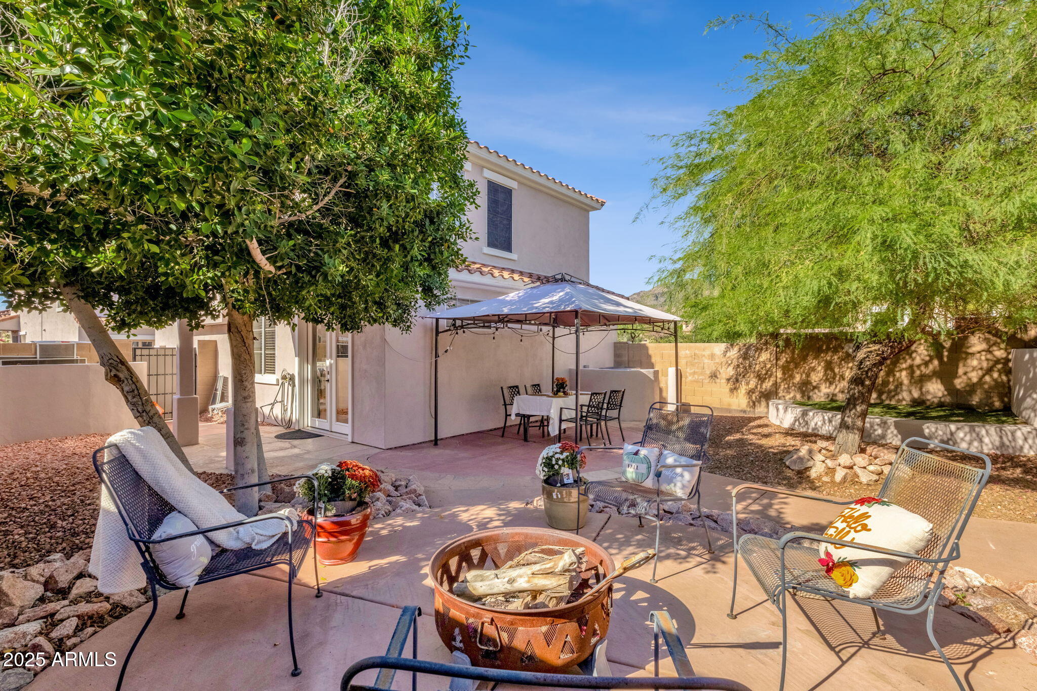 415 W MOUNTAIN SAGE Drive