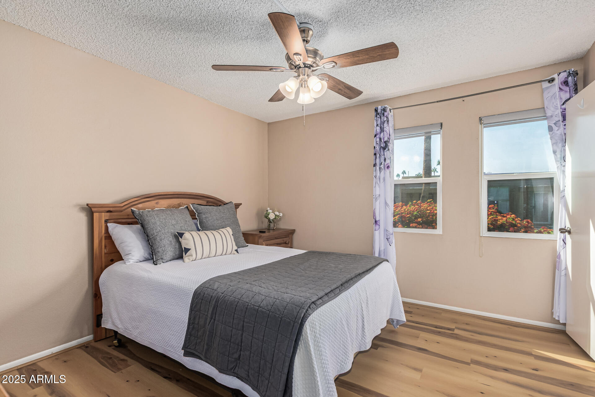 10019 W THUNDERBIRD Boulevard