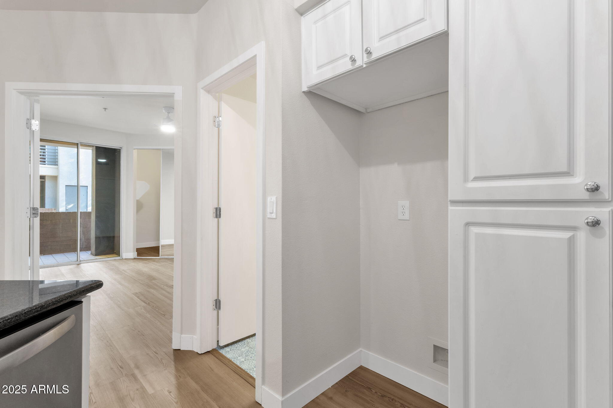 3633 N 3RD Avenue, 1059