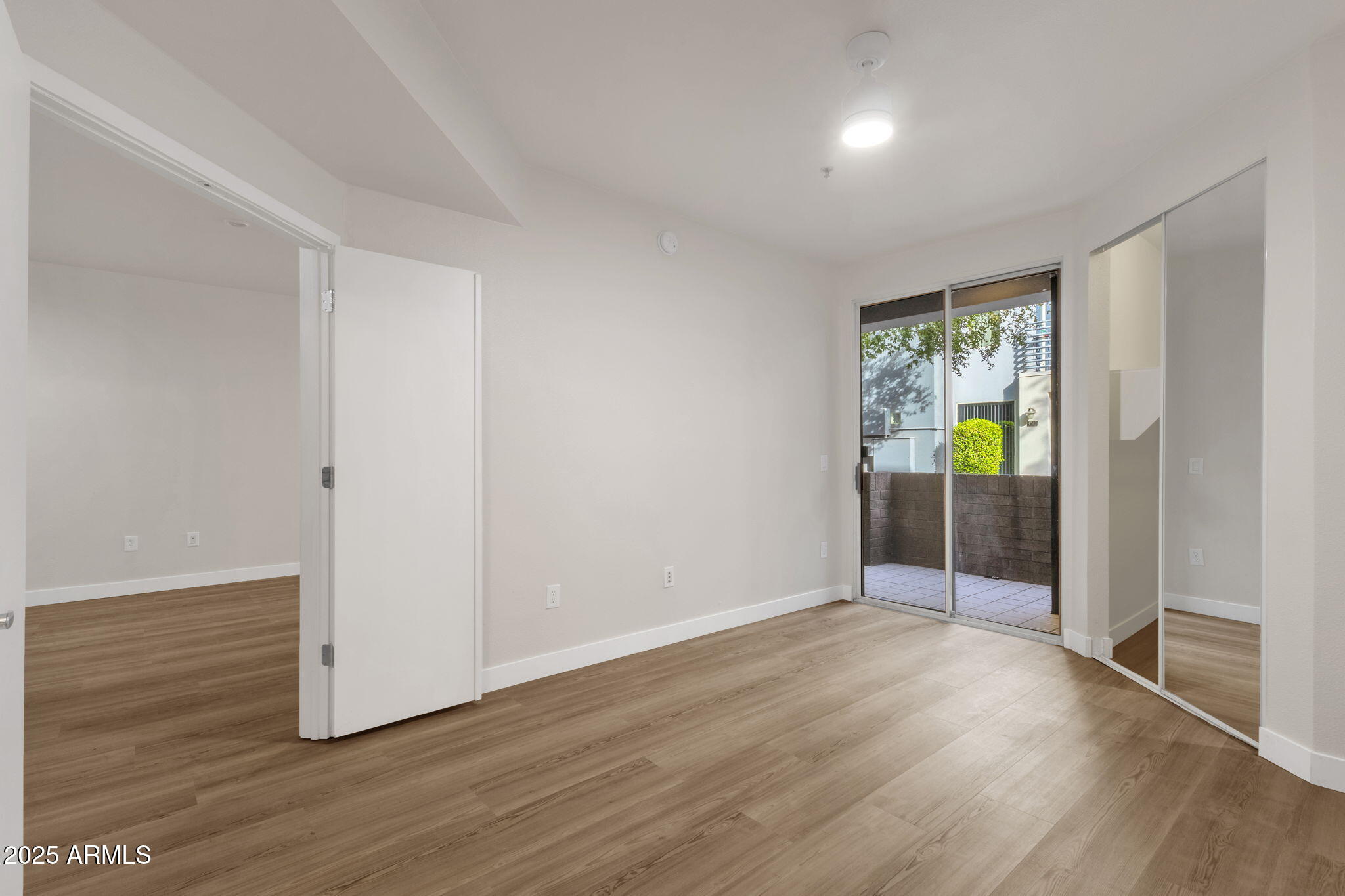 3633 N 3RD Avenue, 1059