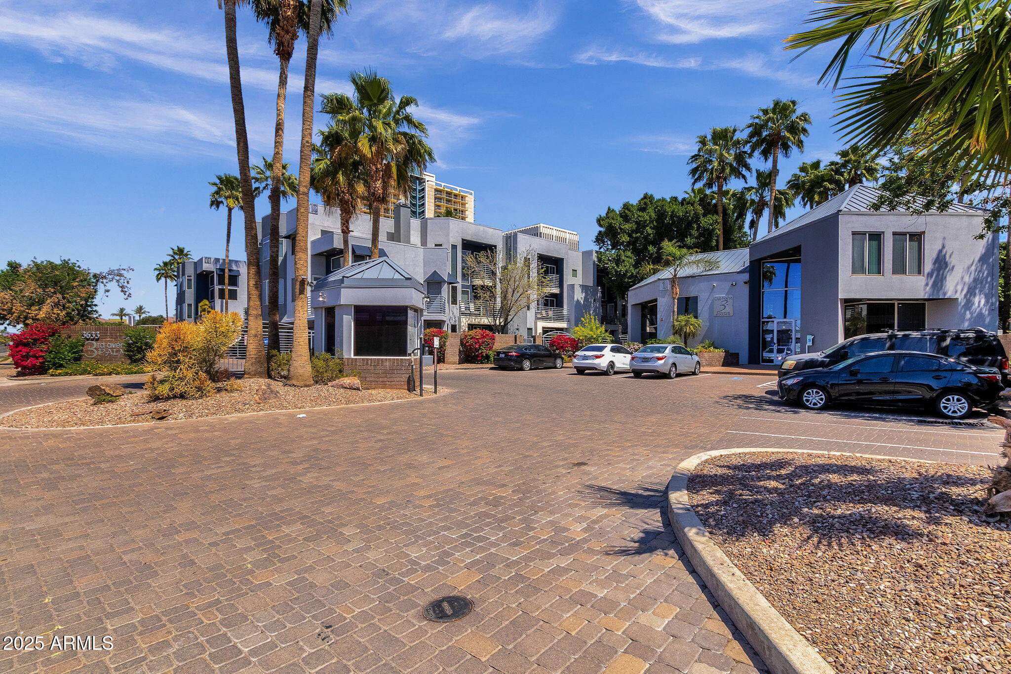 3633 N 3RD Avenue, 1059