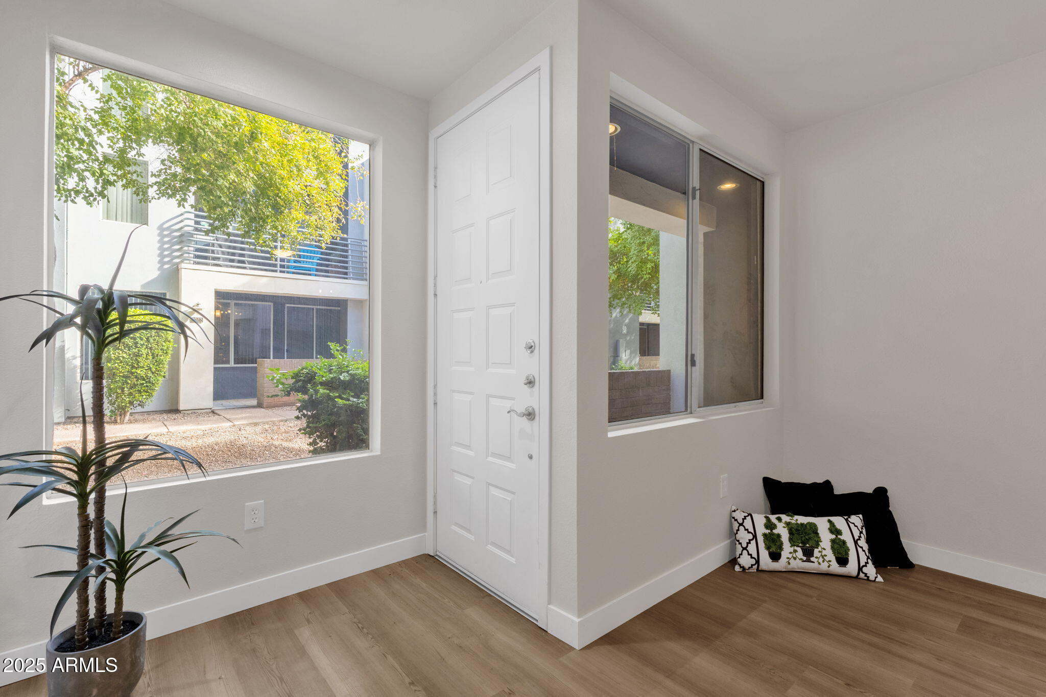 3633 N 3RD Avenue, 1059