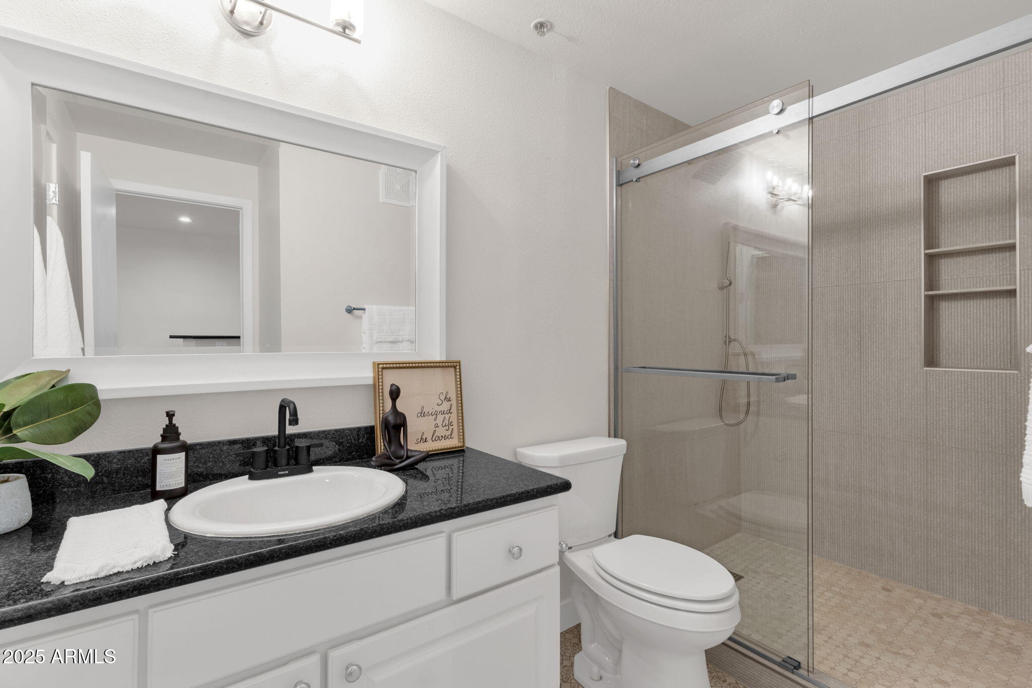 3633 N 3RD Avenue, 1059