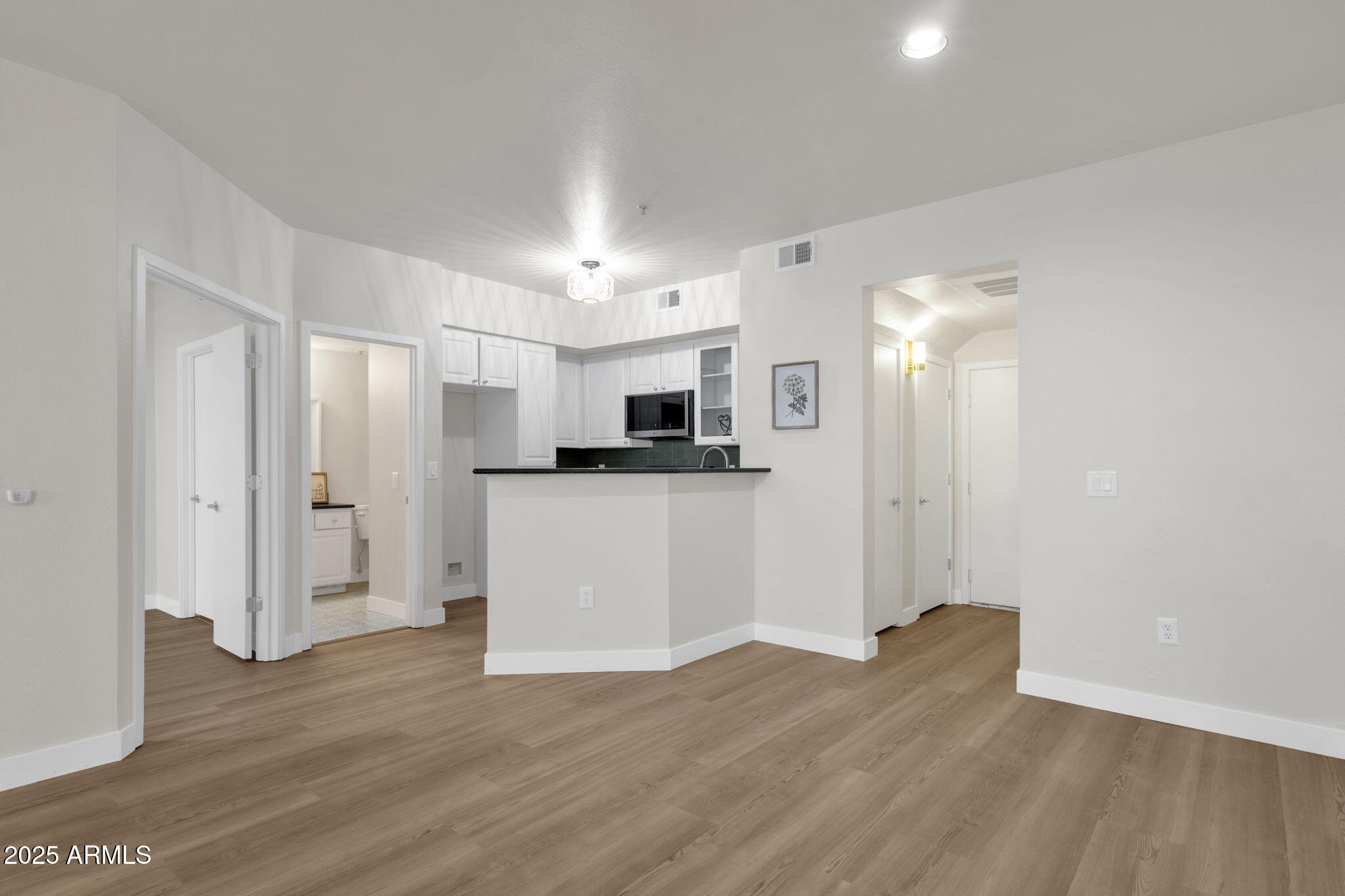 3633 N 3RD Avenue, 1059