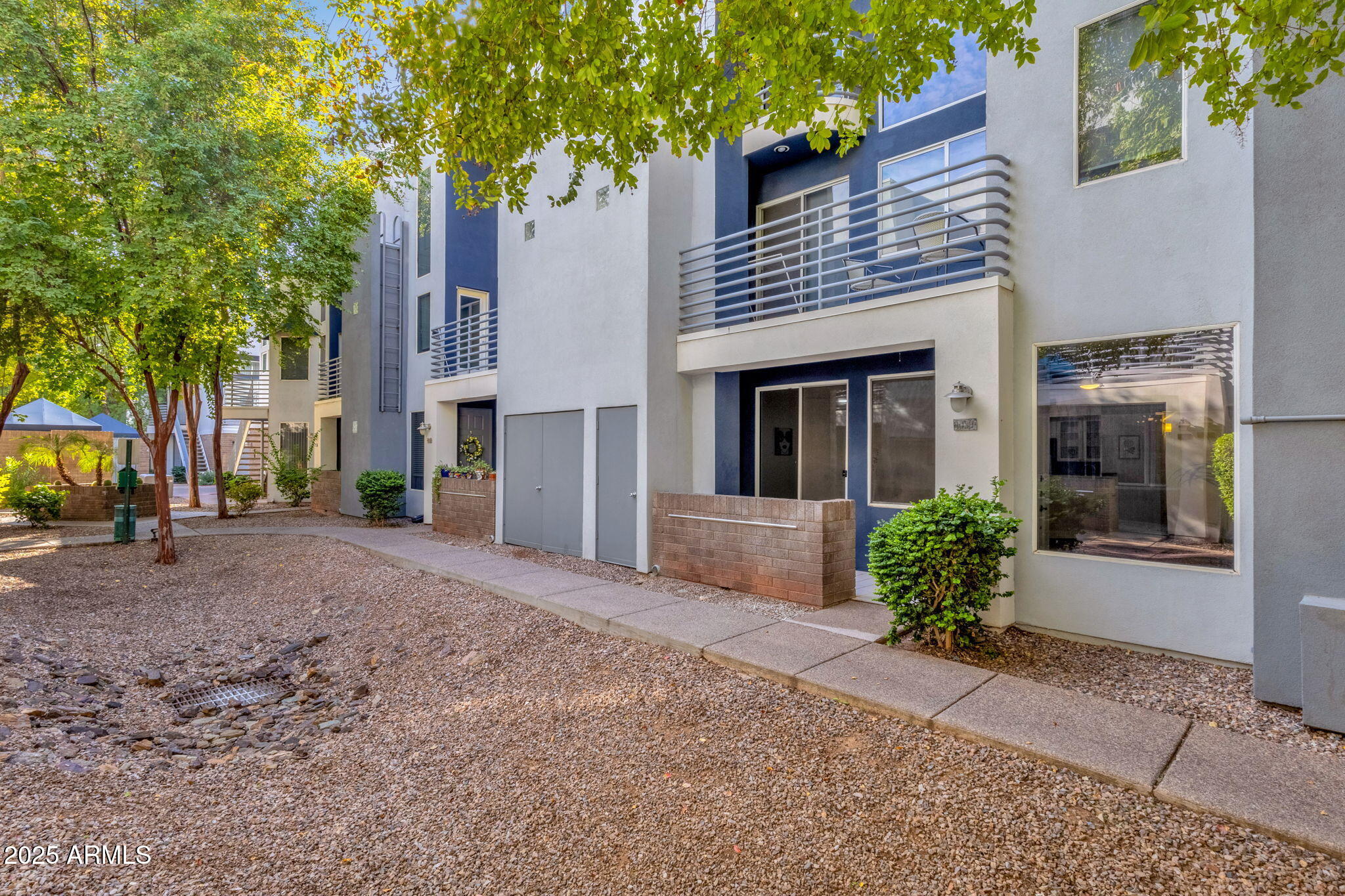 3633 N 3RD Avenue, 1059